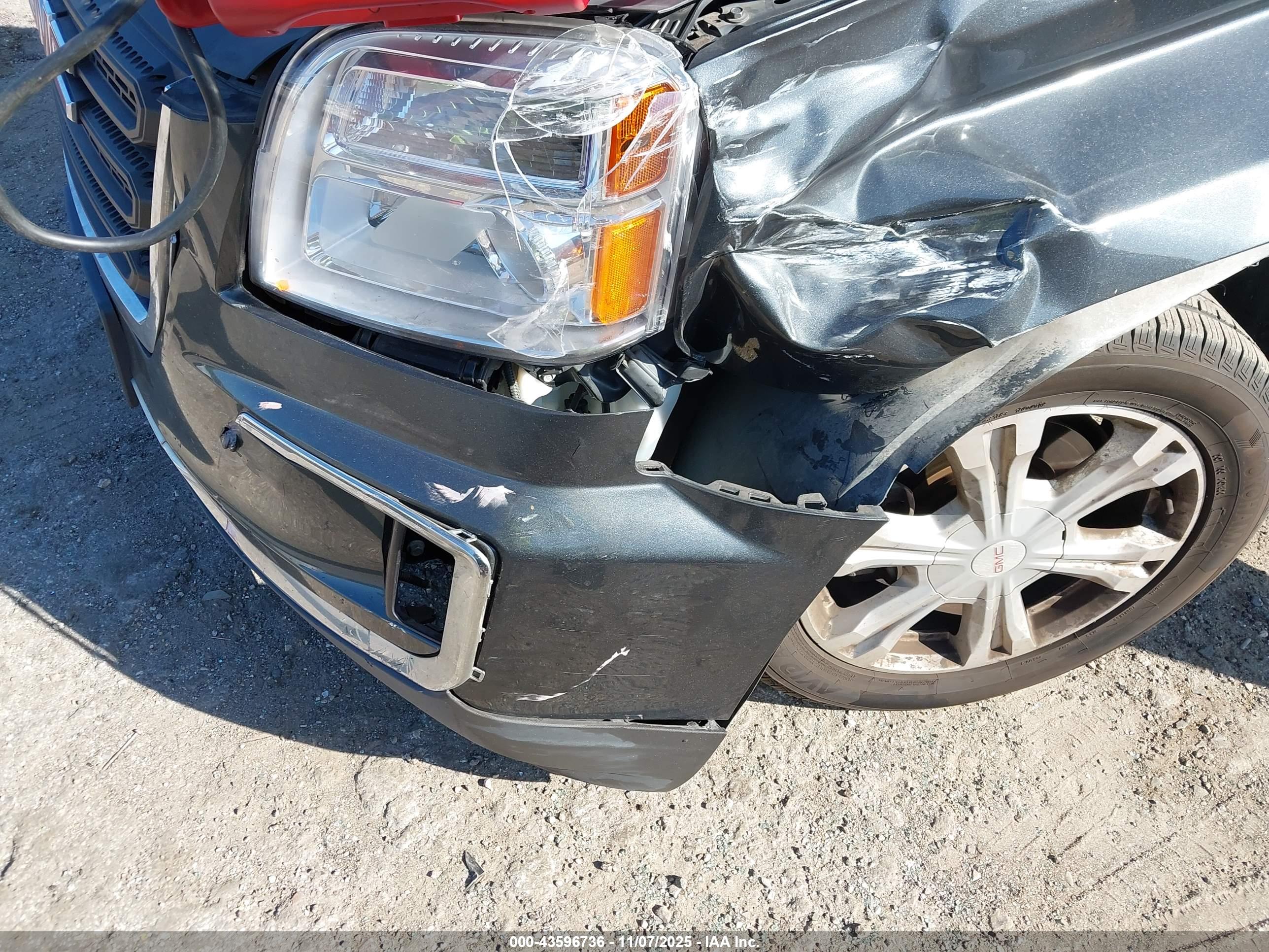 GMC TERRAIN image 6