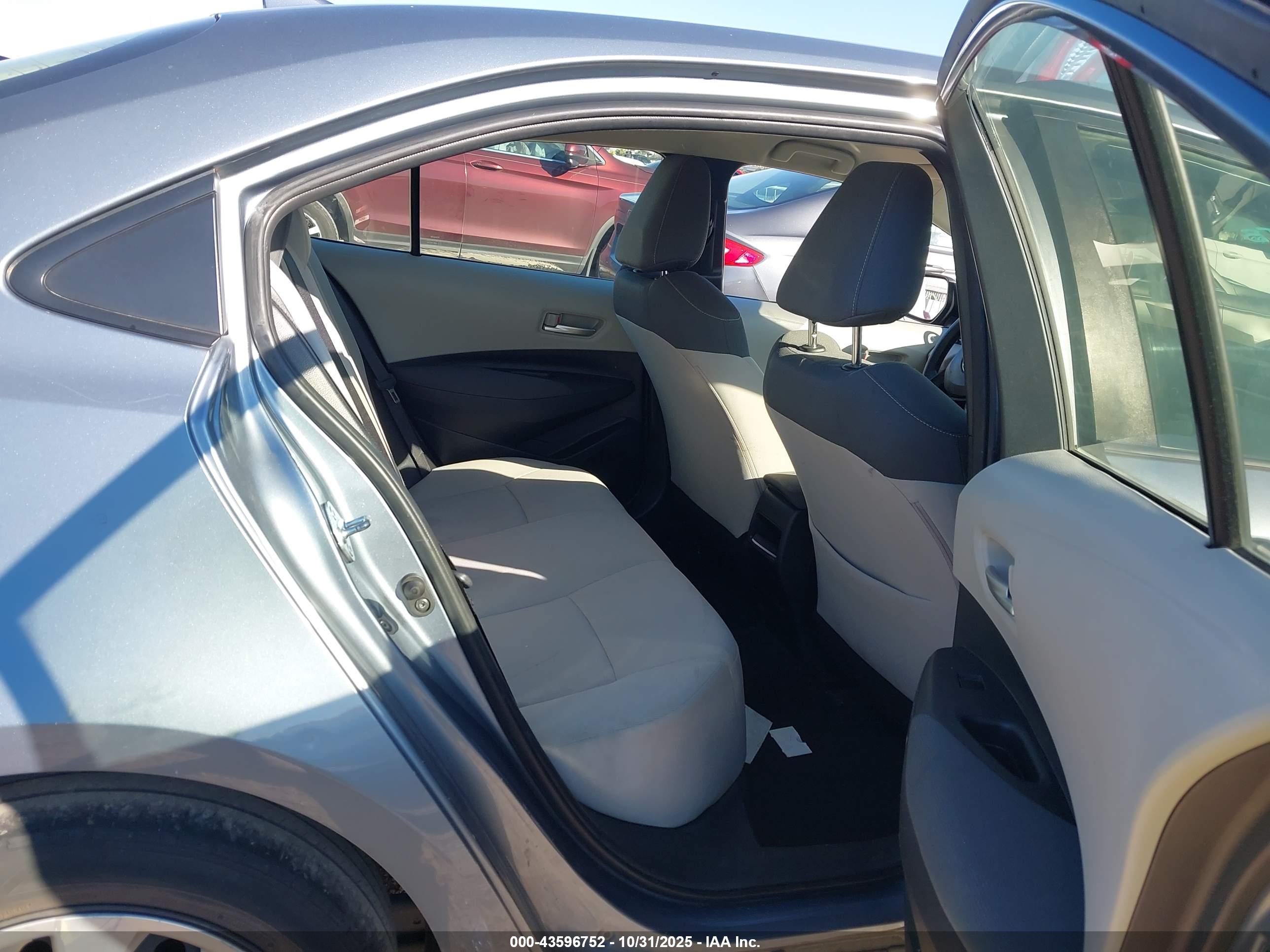 TOYOTA COROLLA image 8