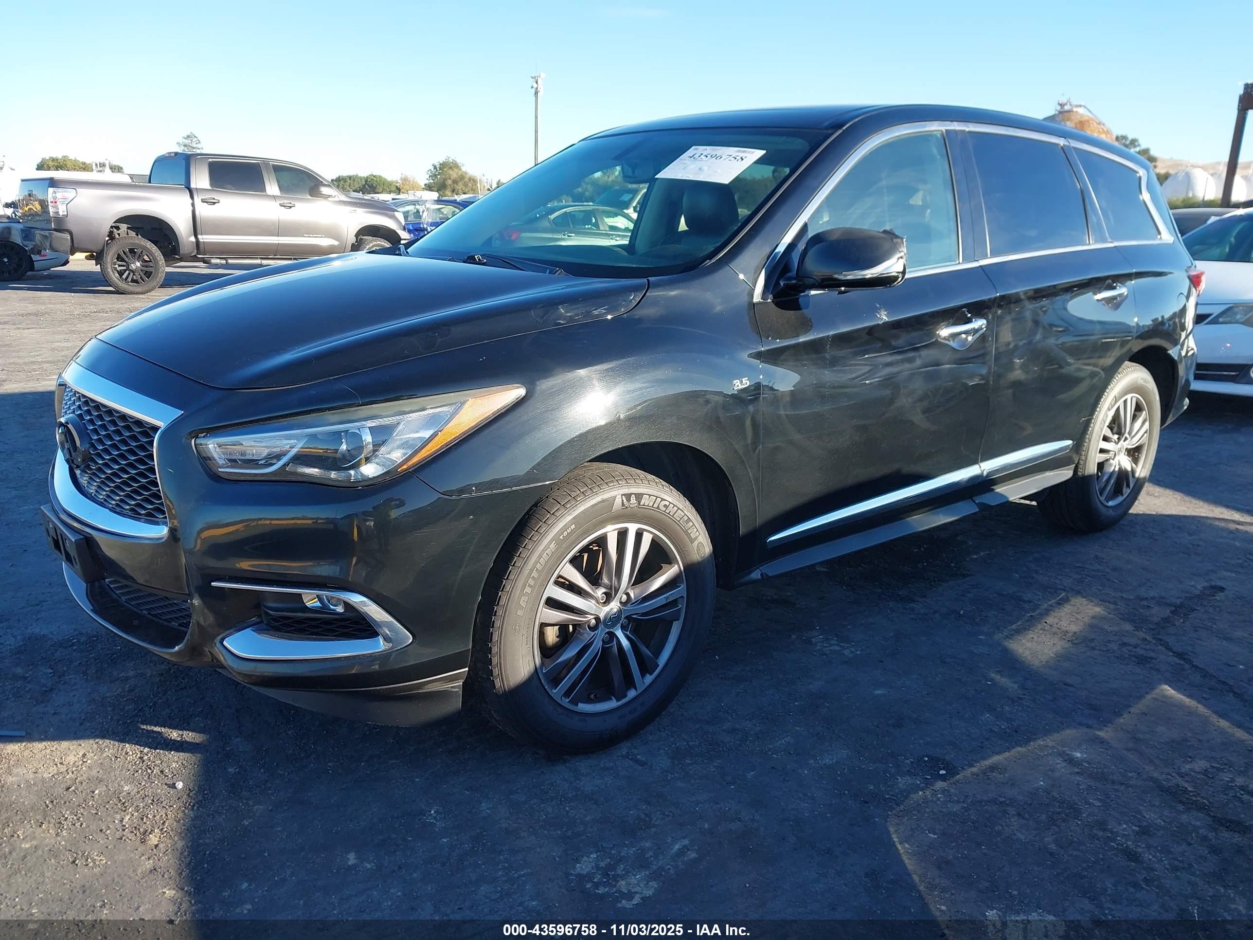 INFINITI QX60 image 2