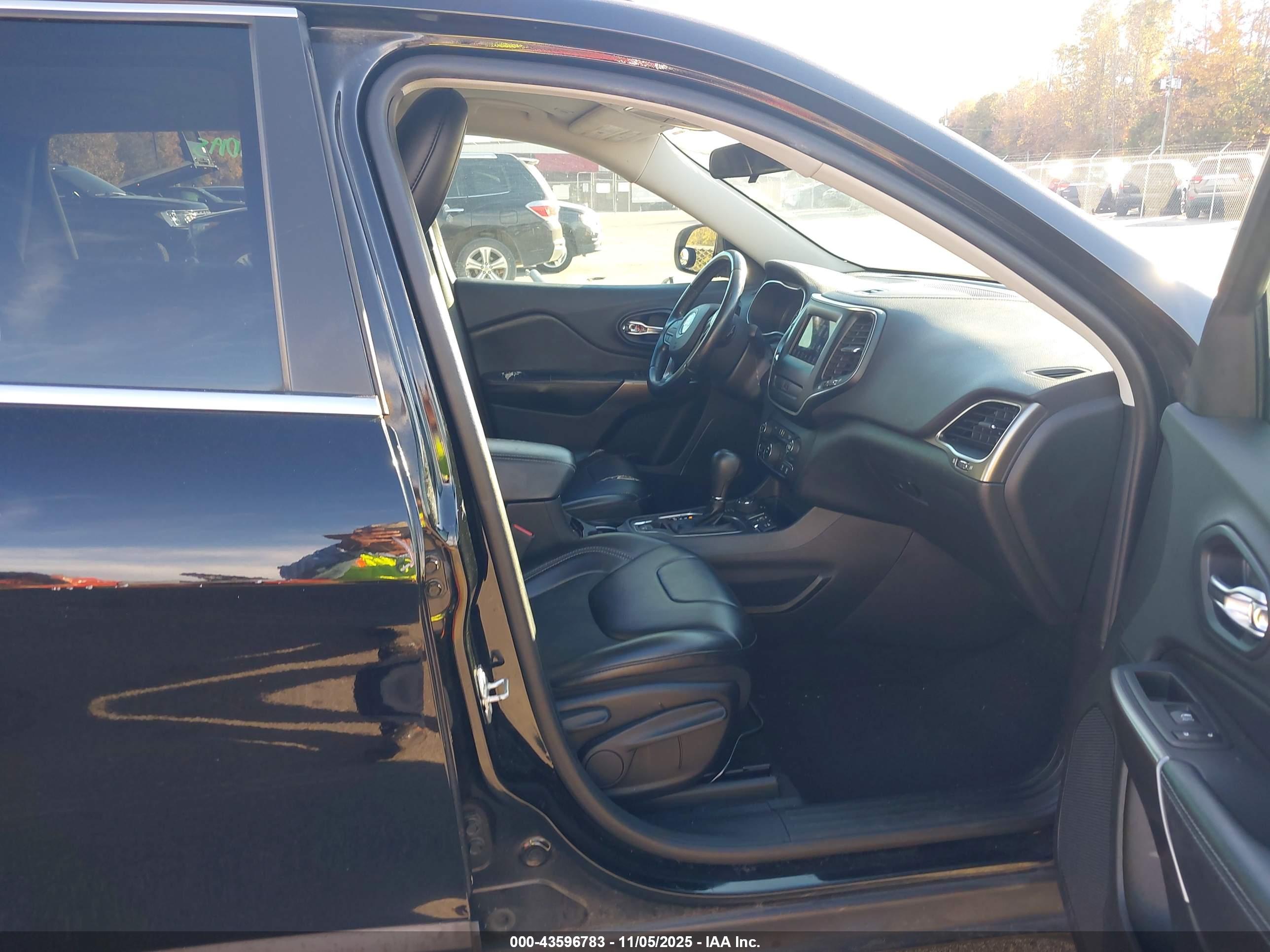 JEEP CHEROKEE image 5