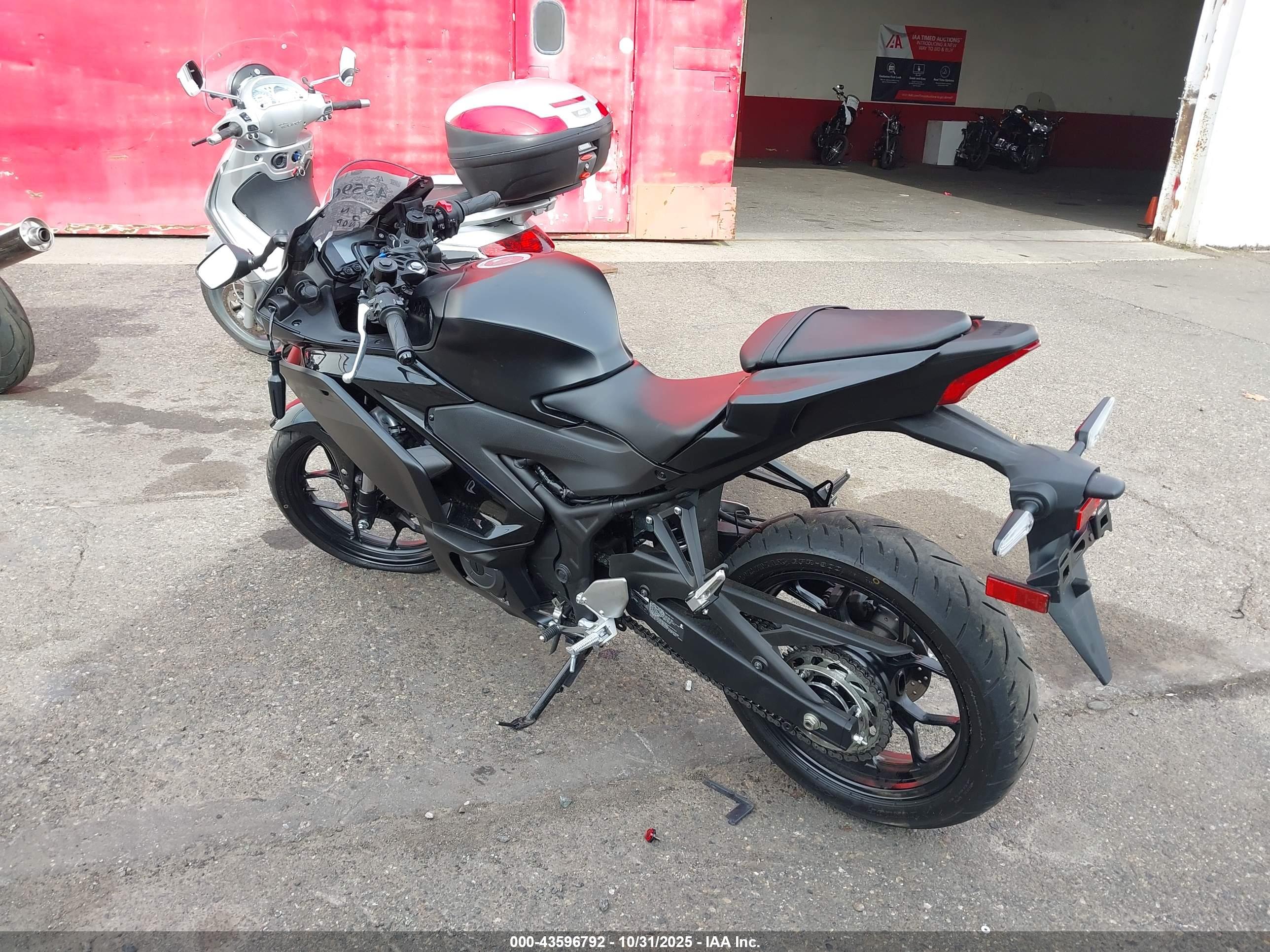 YAMAHA YFZ320 image 3