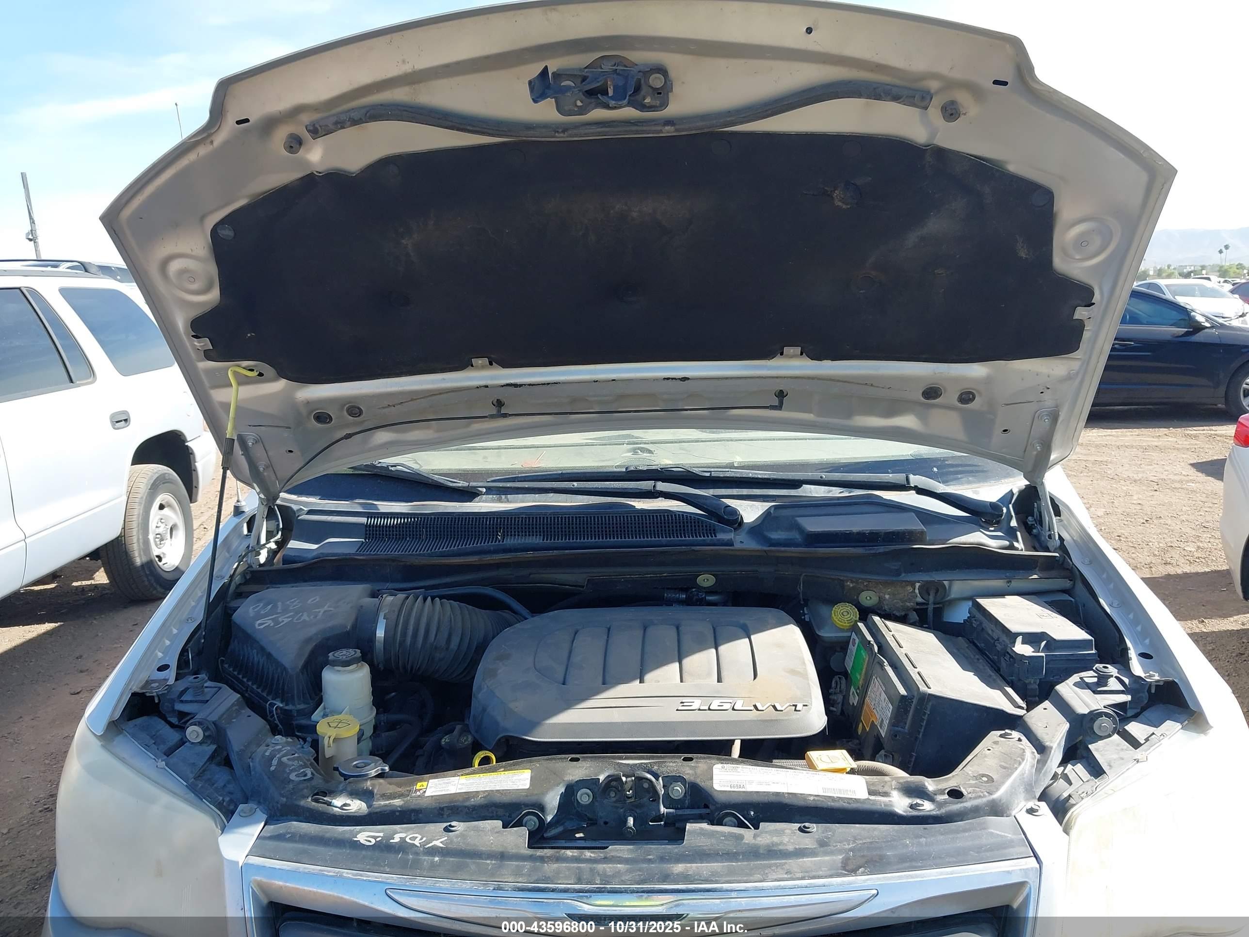 CHRYSLER TOWN image 10