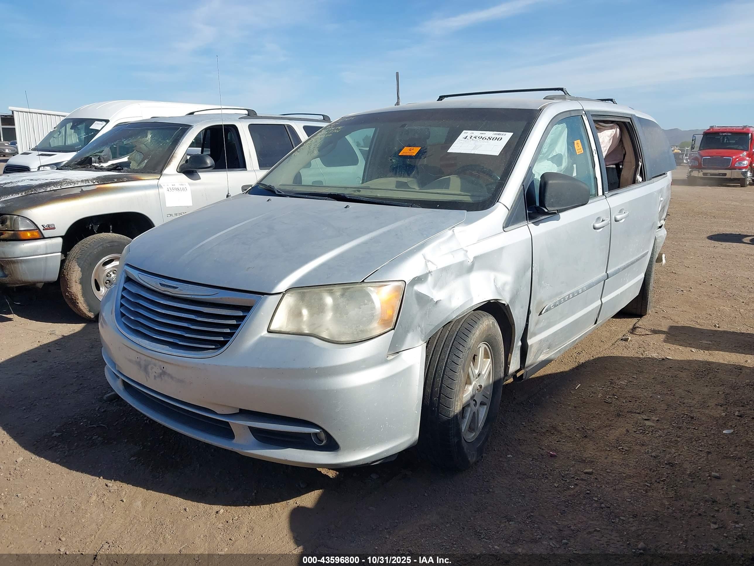 CHRYSLER TOWN image 2