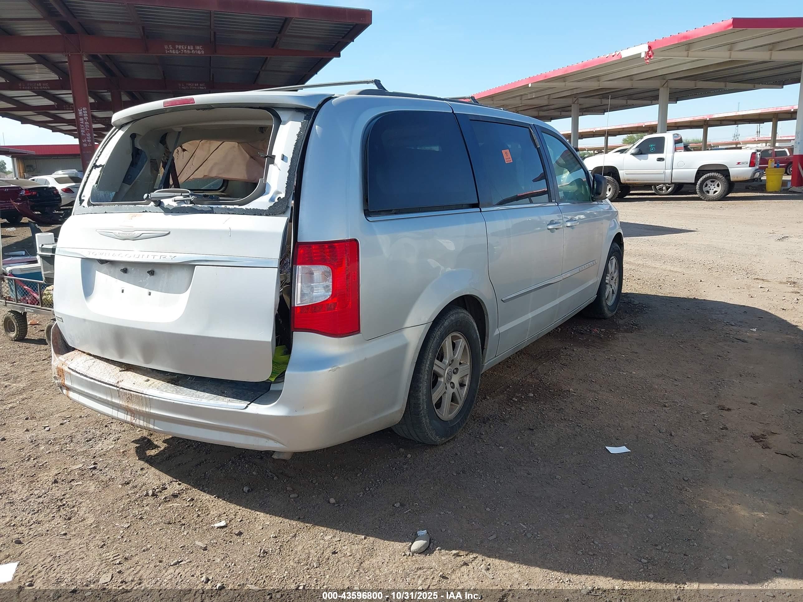 CHRYSLER TOWN image 4
