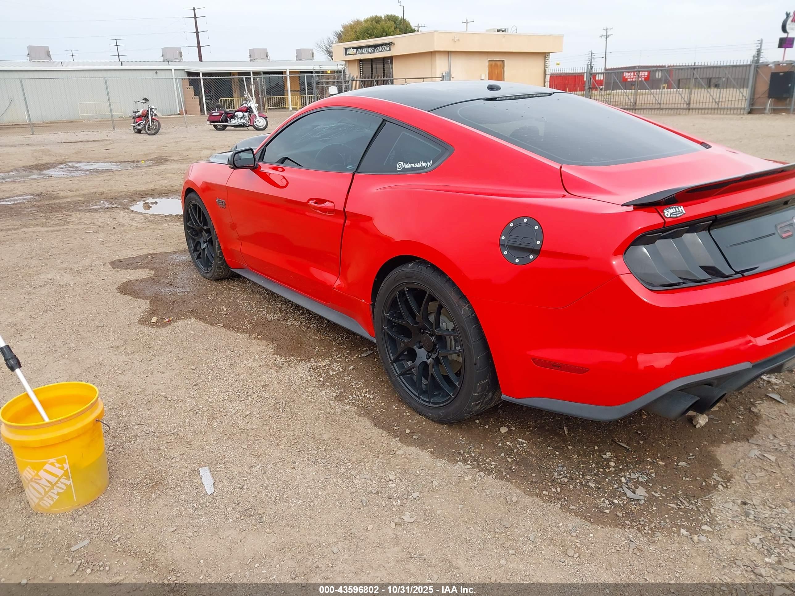 FORD MUSTANG image 3