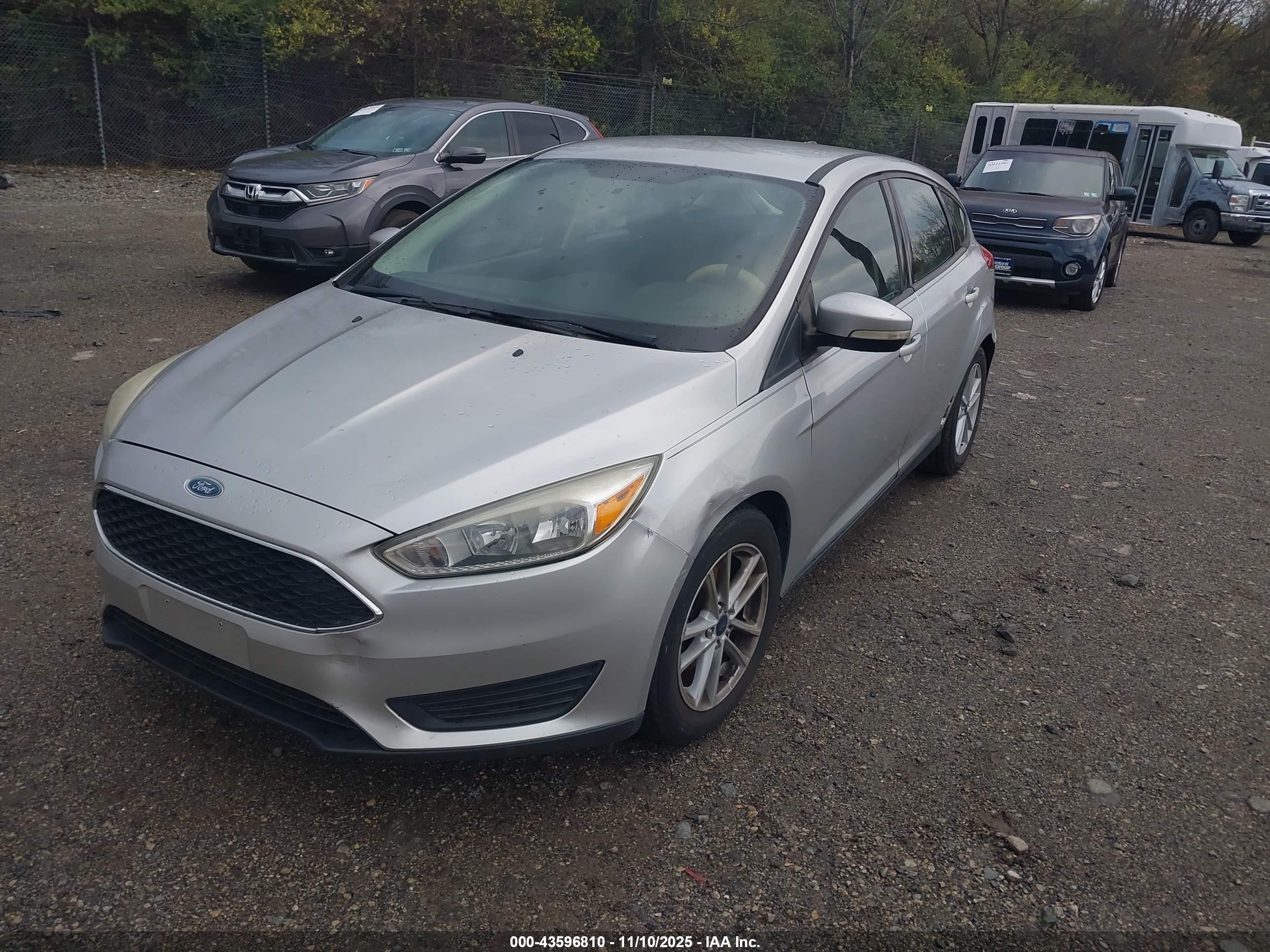 FORD FOCUS image 2