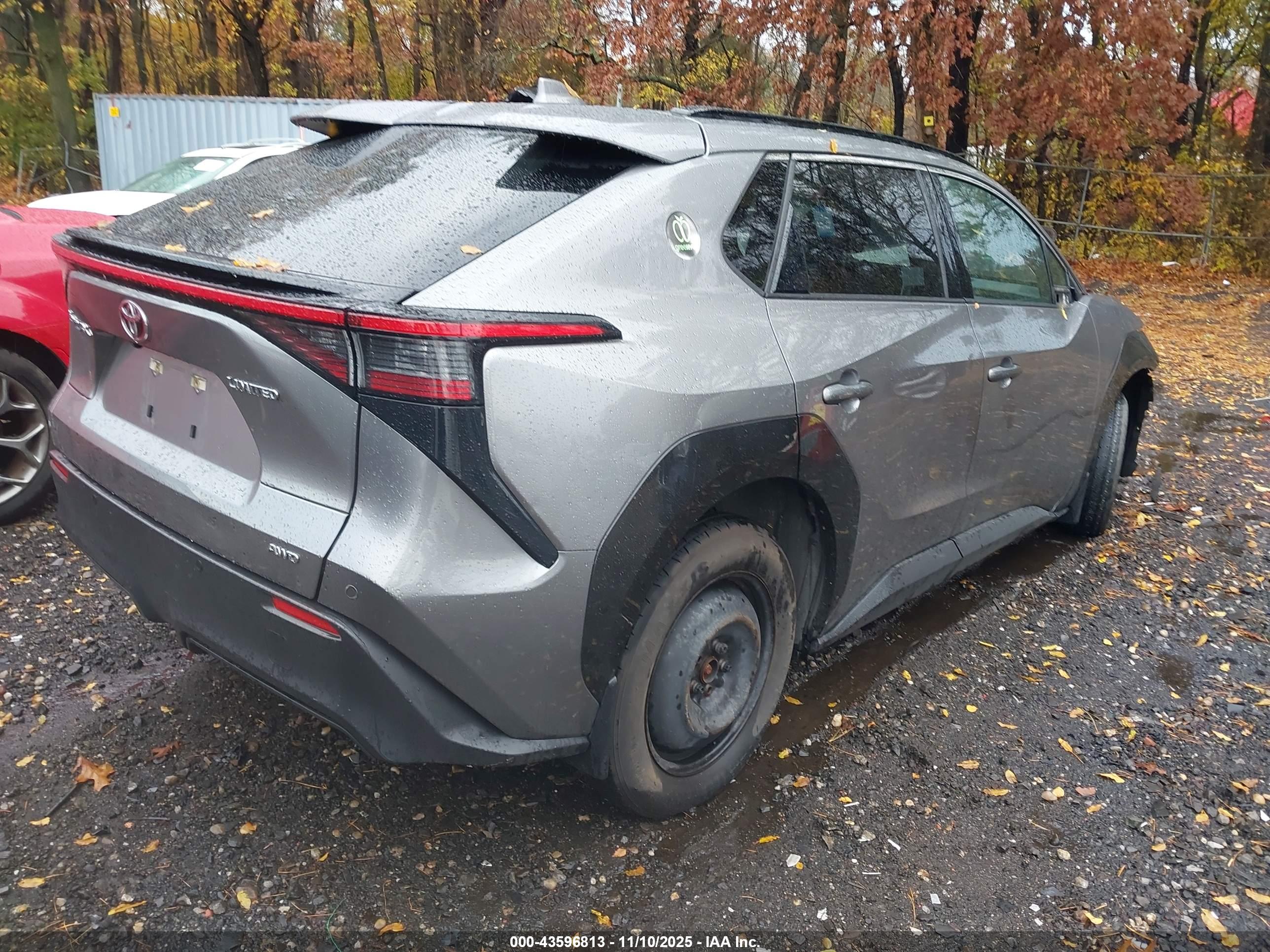TOYOTA BZ4X image 4