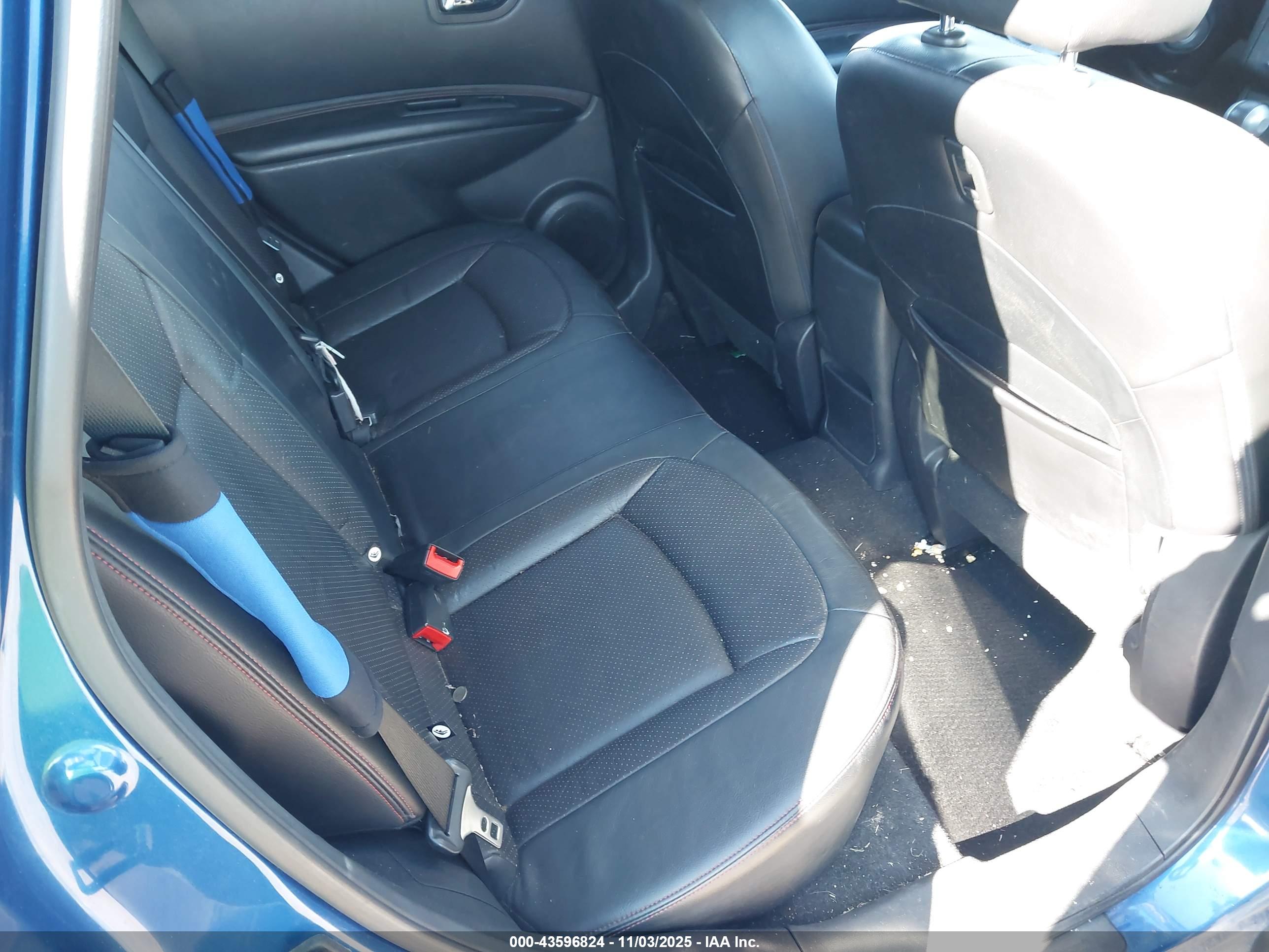 NISSAN ROGUE image 8