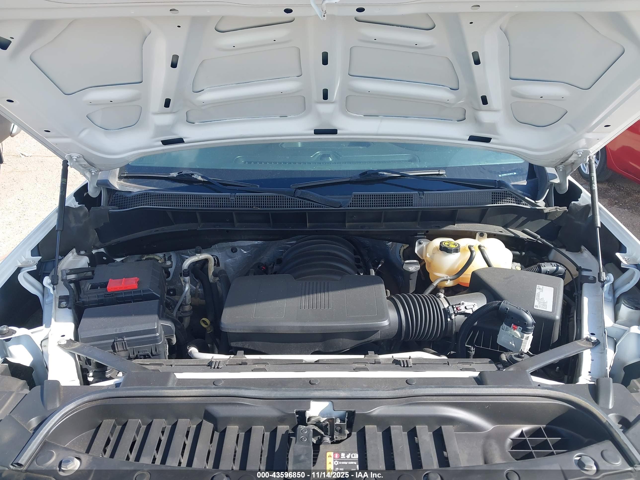CHEVROLET SILVERADO image 10