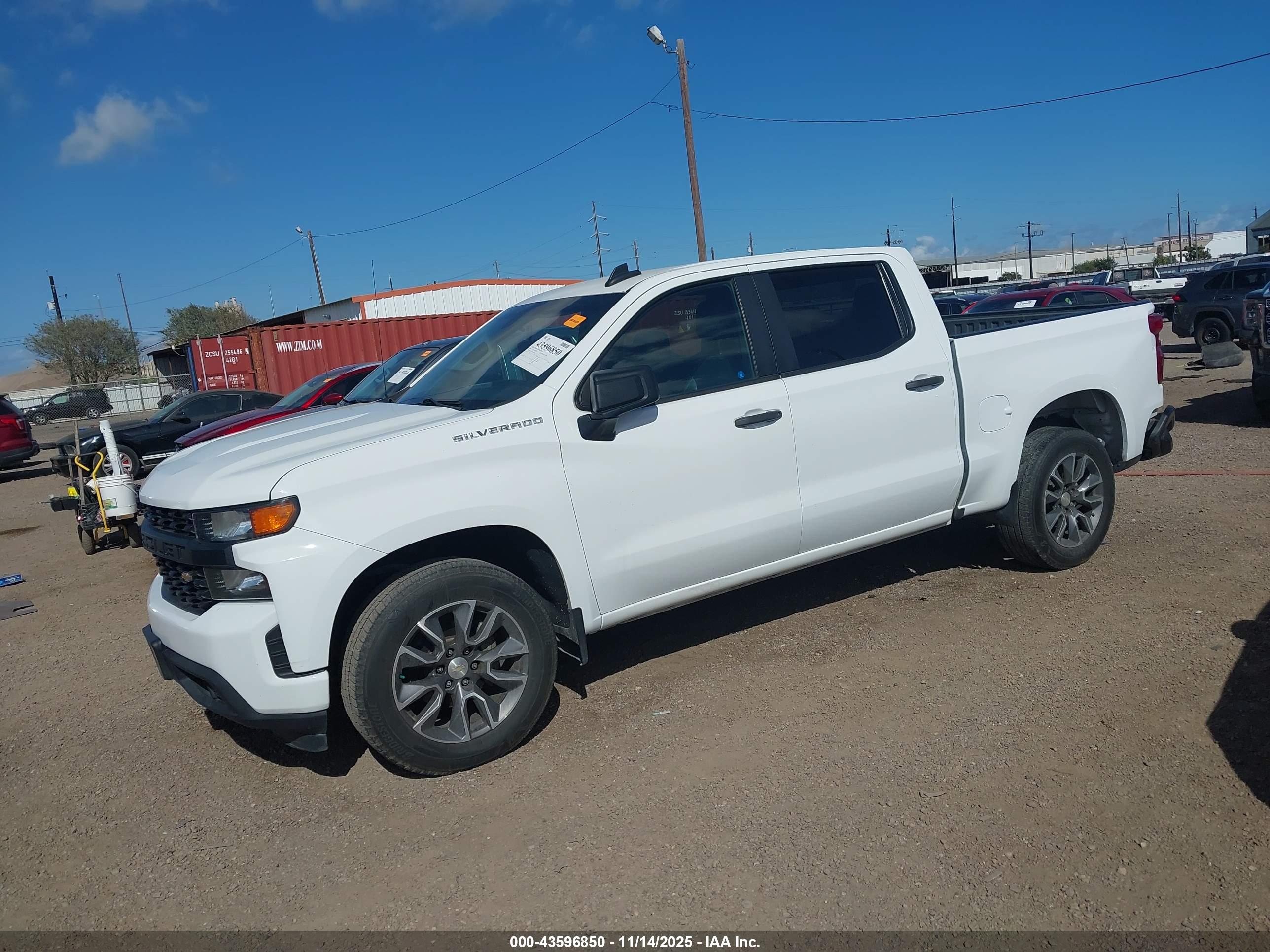 CHEVROLET SILVERADO image 2