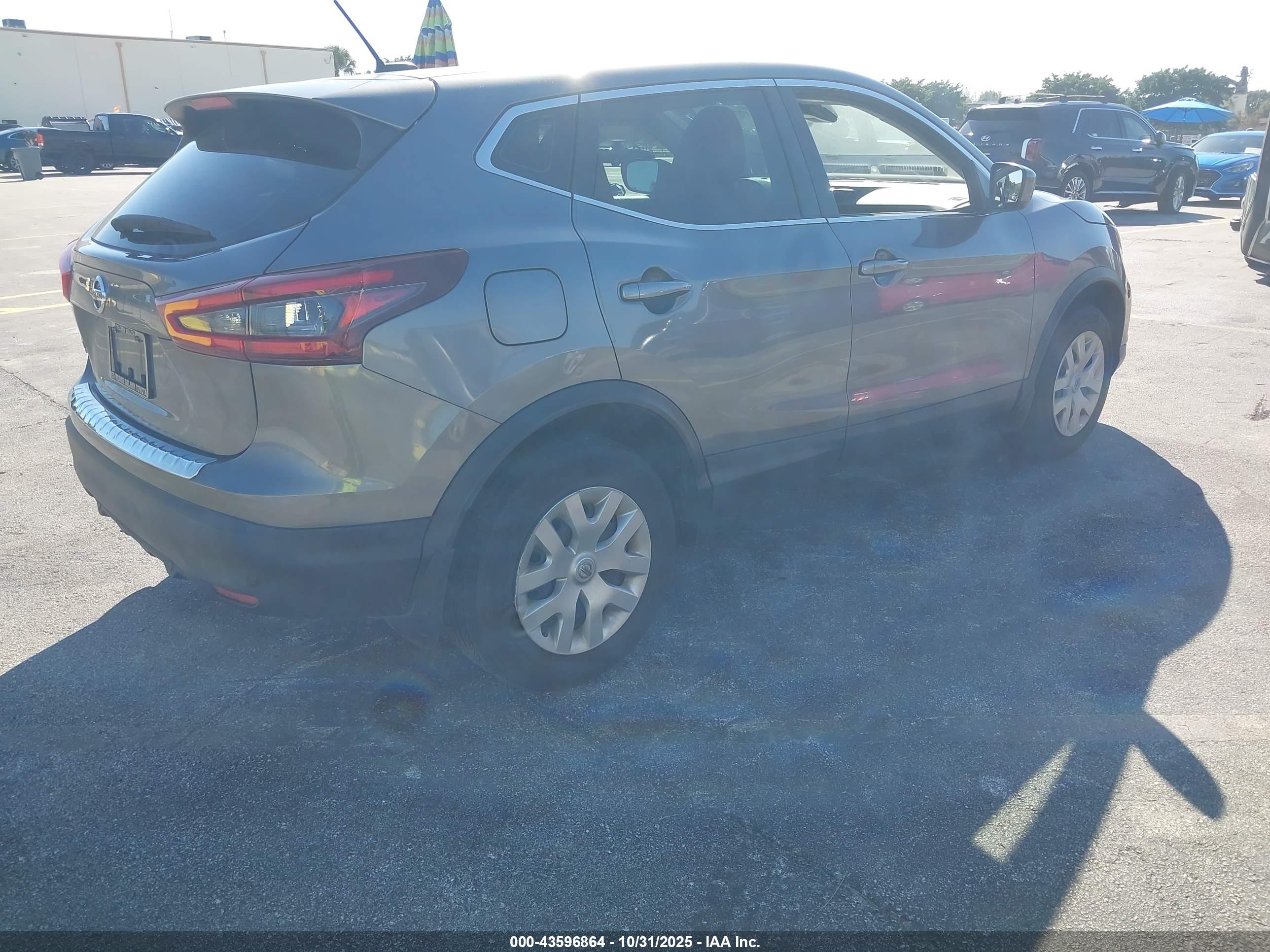 NISSAN ROGUE image 4