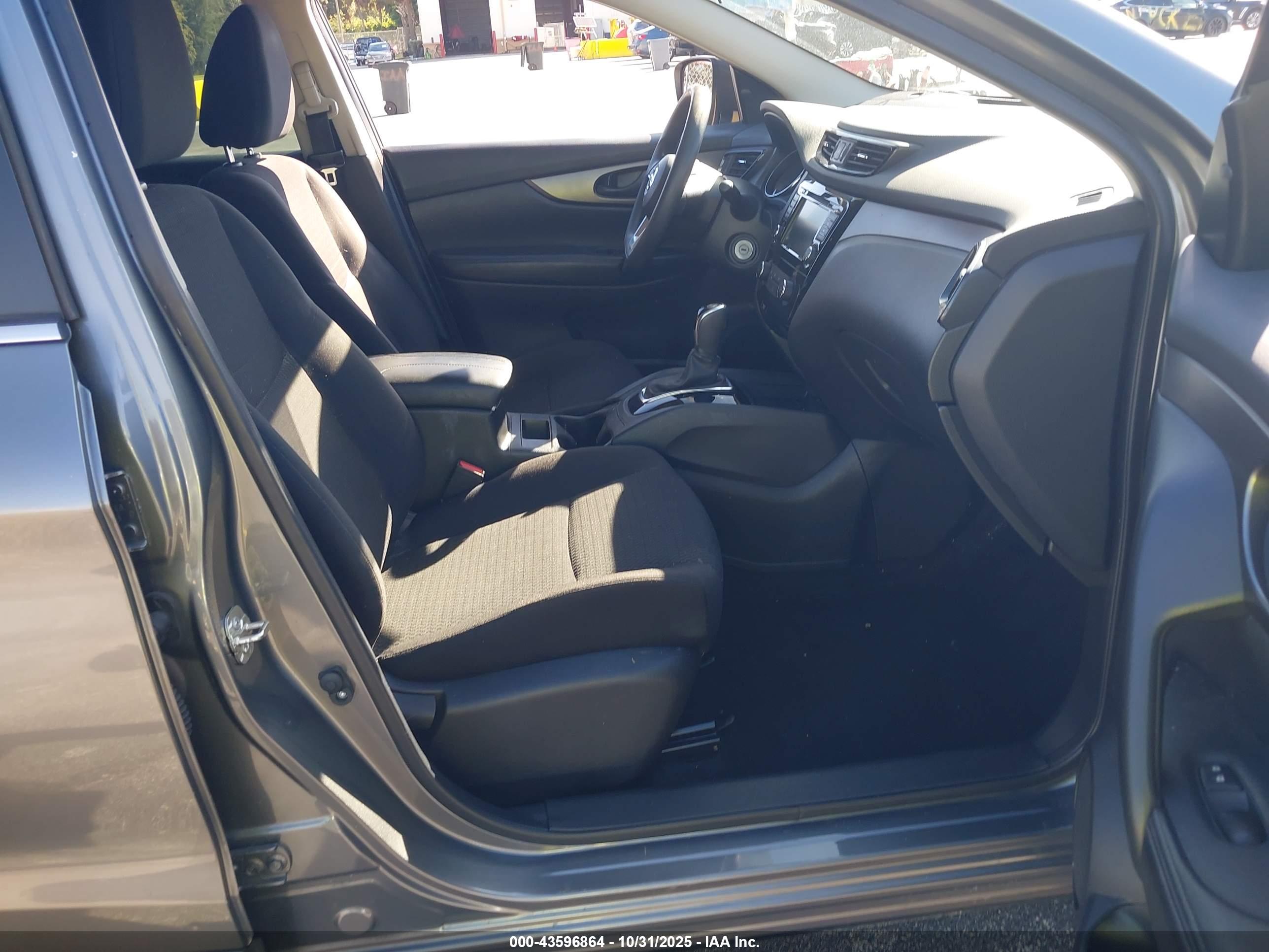NISSAN ROGUE image 5