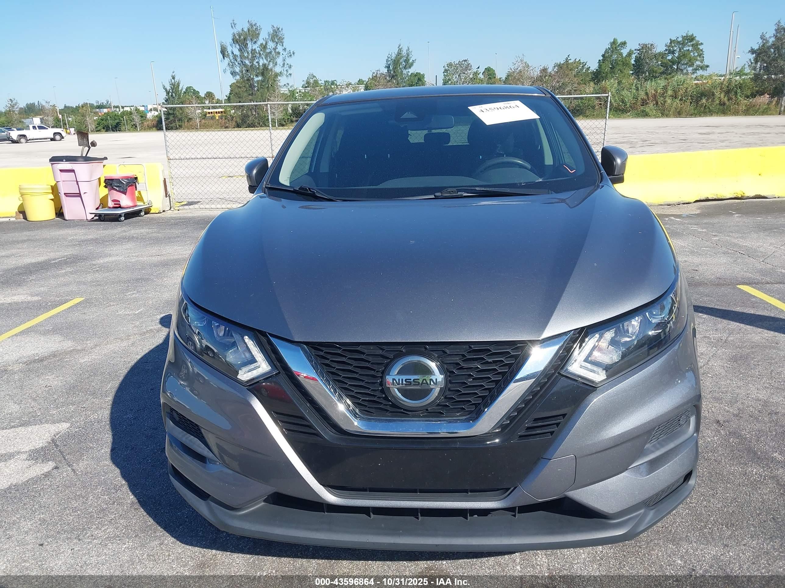 NISSAN ROGUE image 6