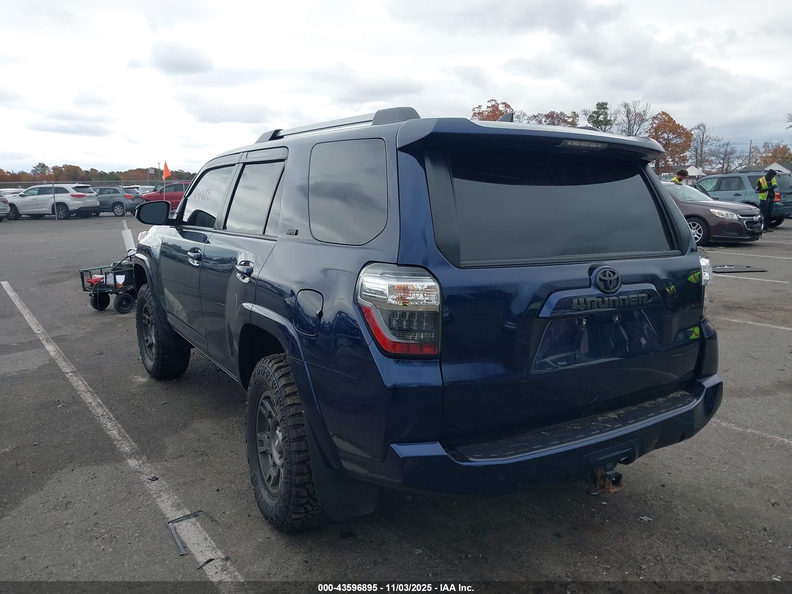 TOYOTA 4RUNNER image 3