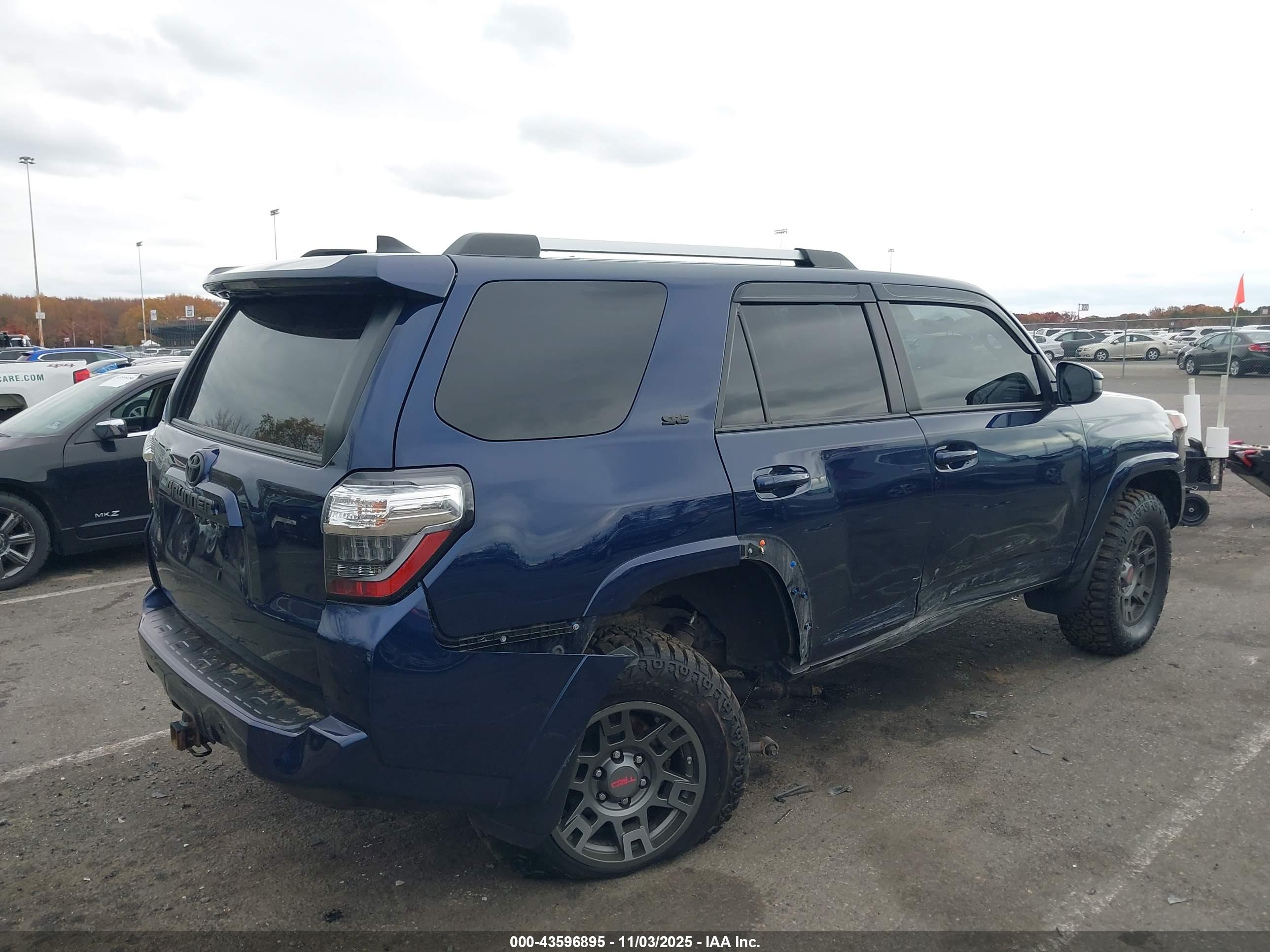 TOYOTA 4RUNNER image 6
