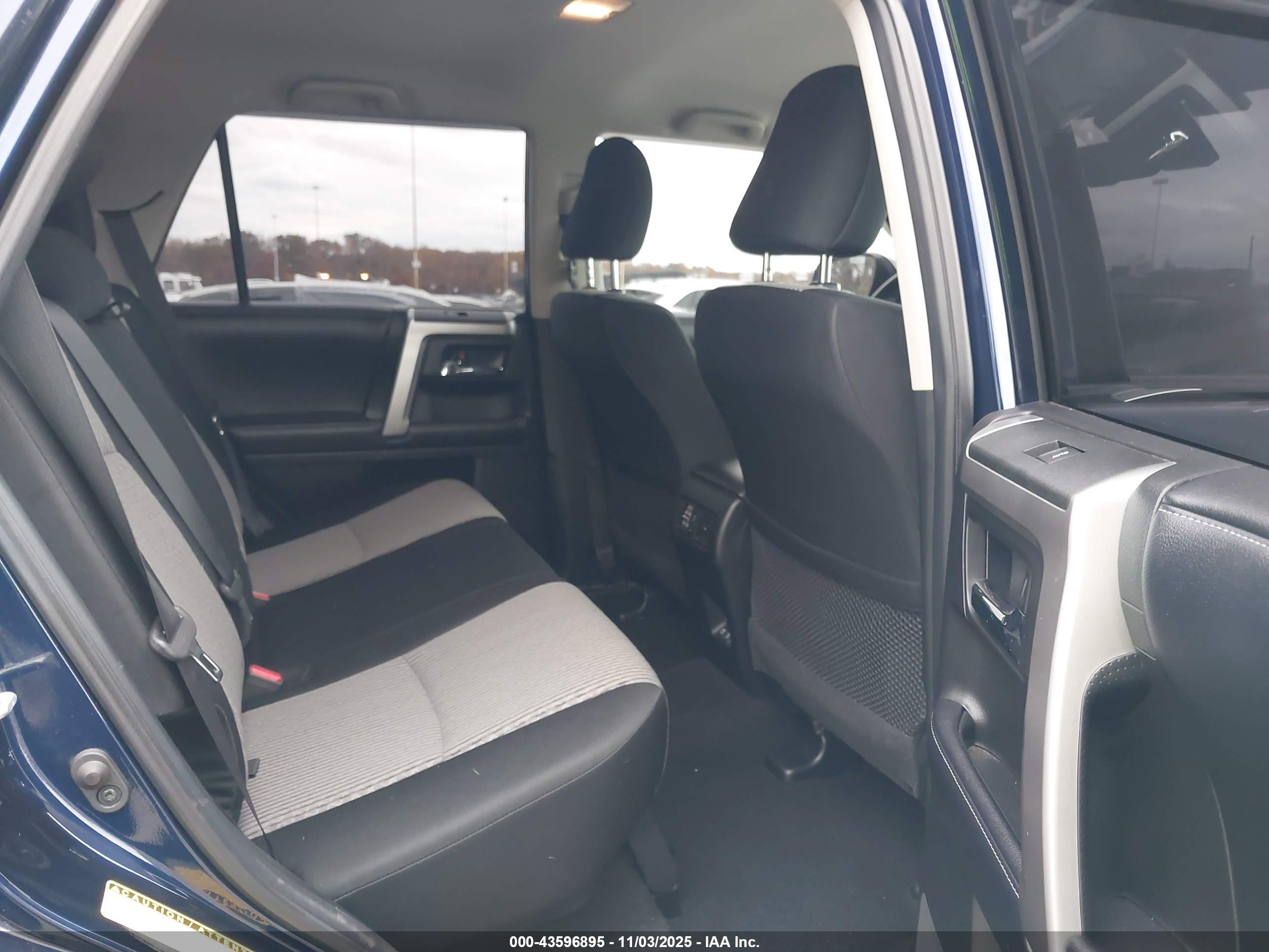 TOYOTA 4RUNNER image 8