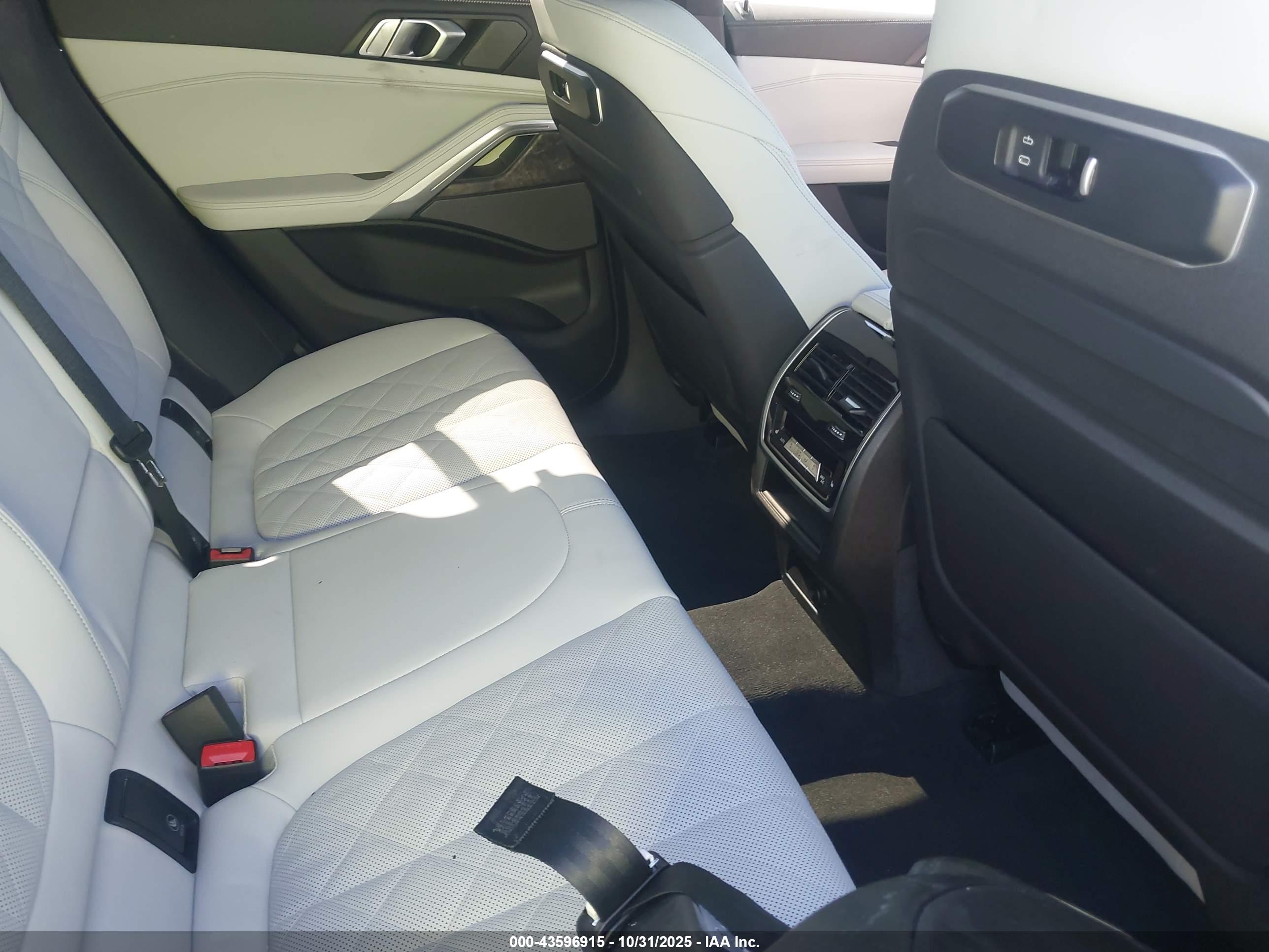 BMW X6 image 8