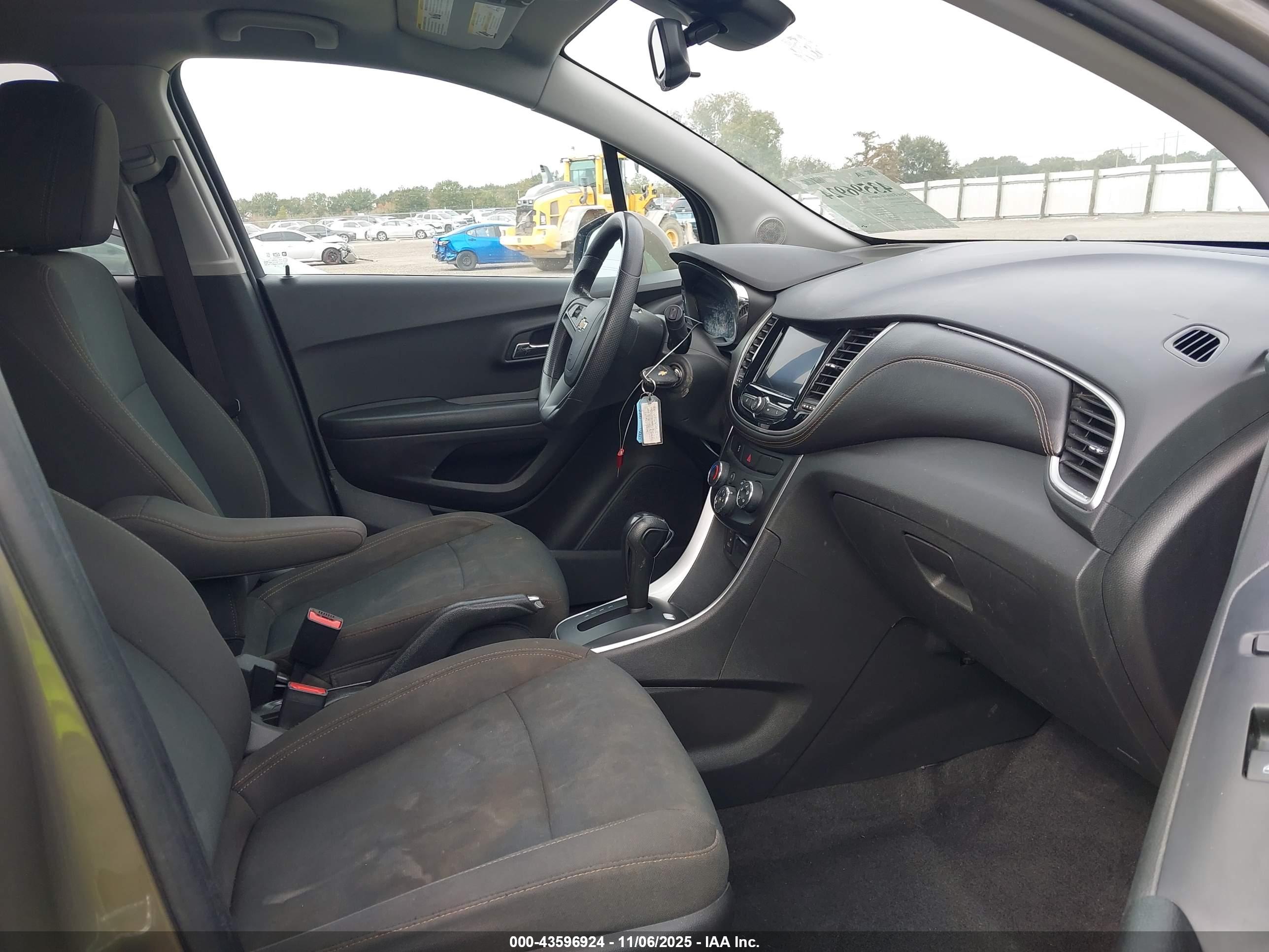CHEVROLET TRAX image 5