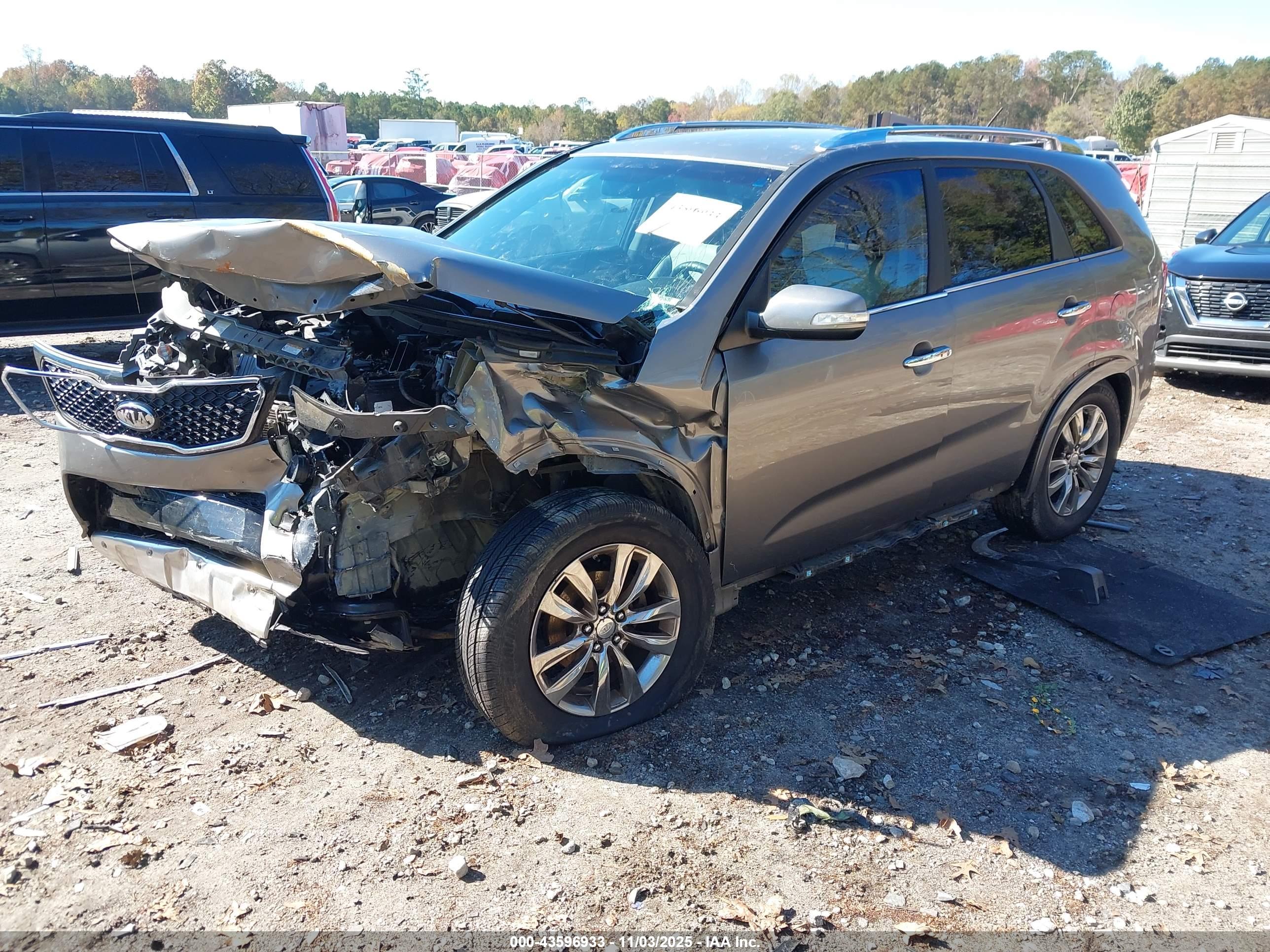 KIA SORENTO image 2
