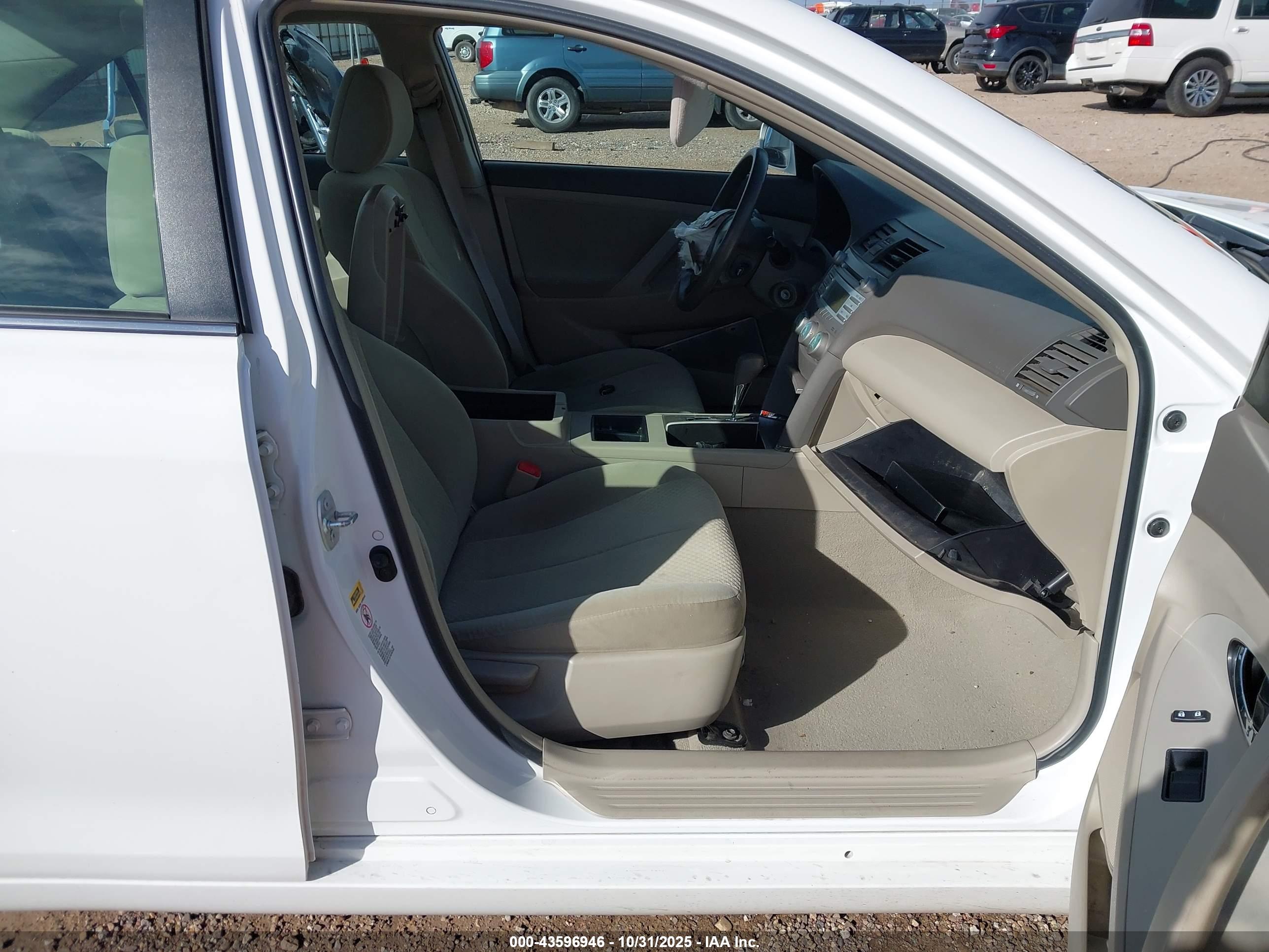TOYOTA CAMRY image 5