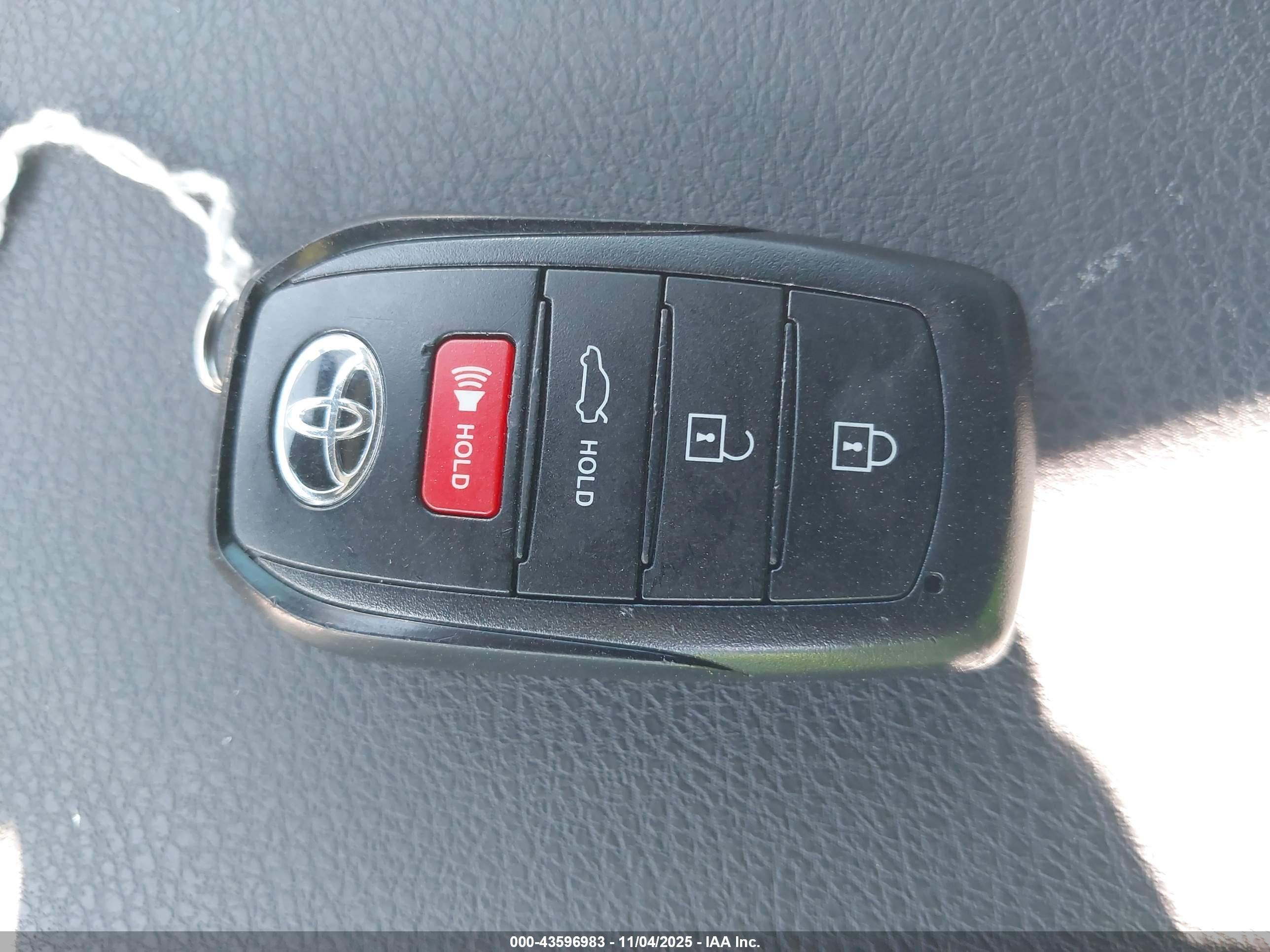 TOYOTA CAMRY image 11