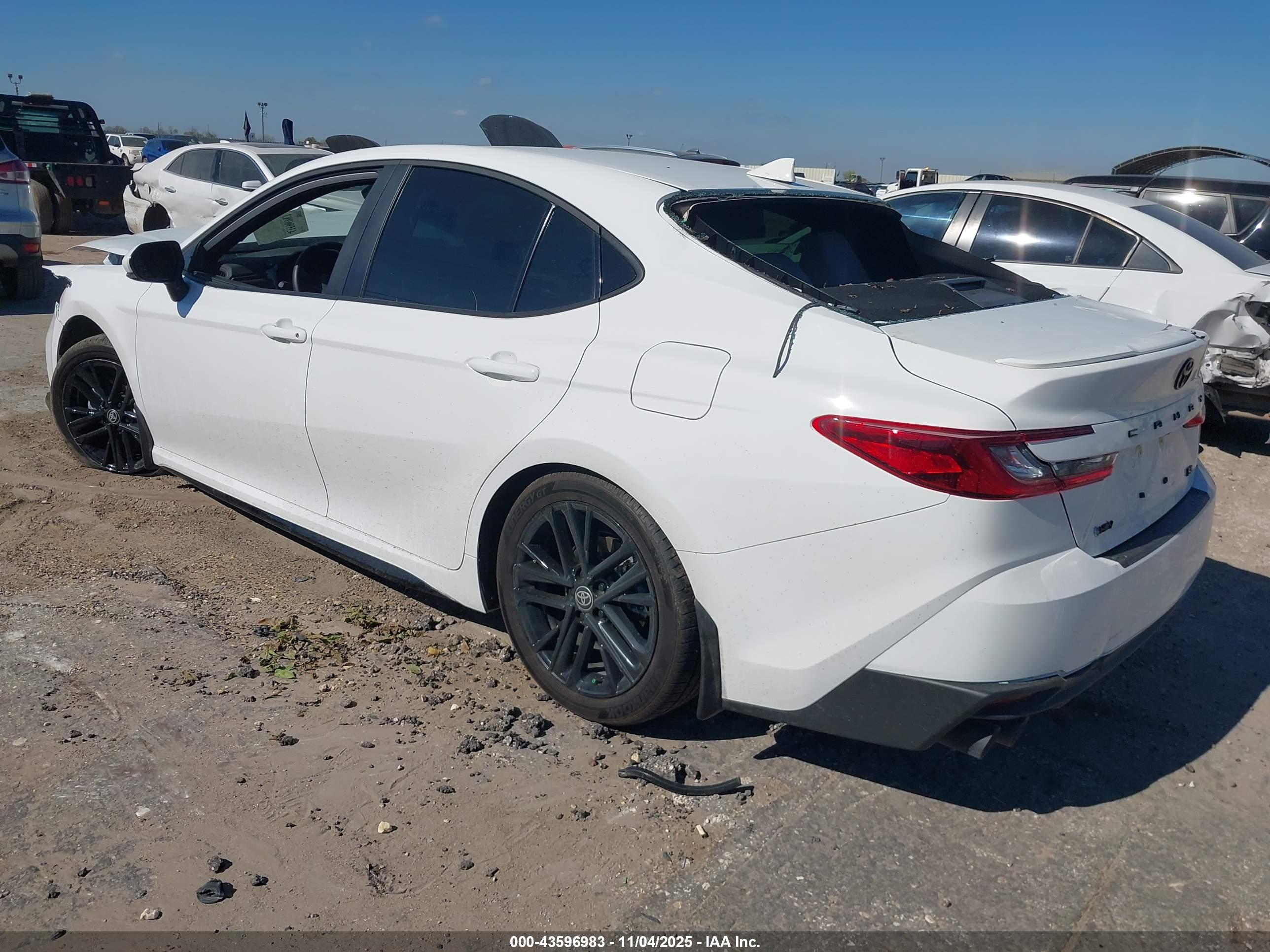 TOYOTA CAMRY image 3