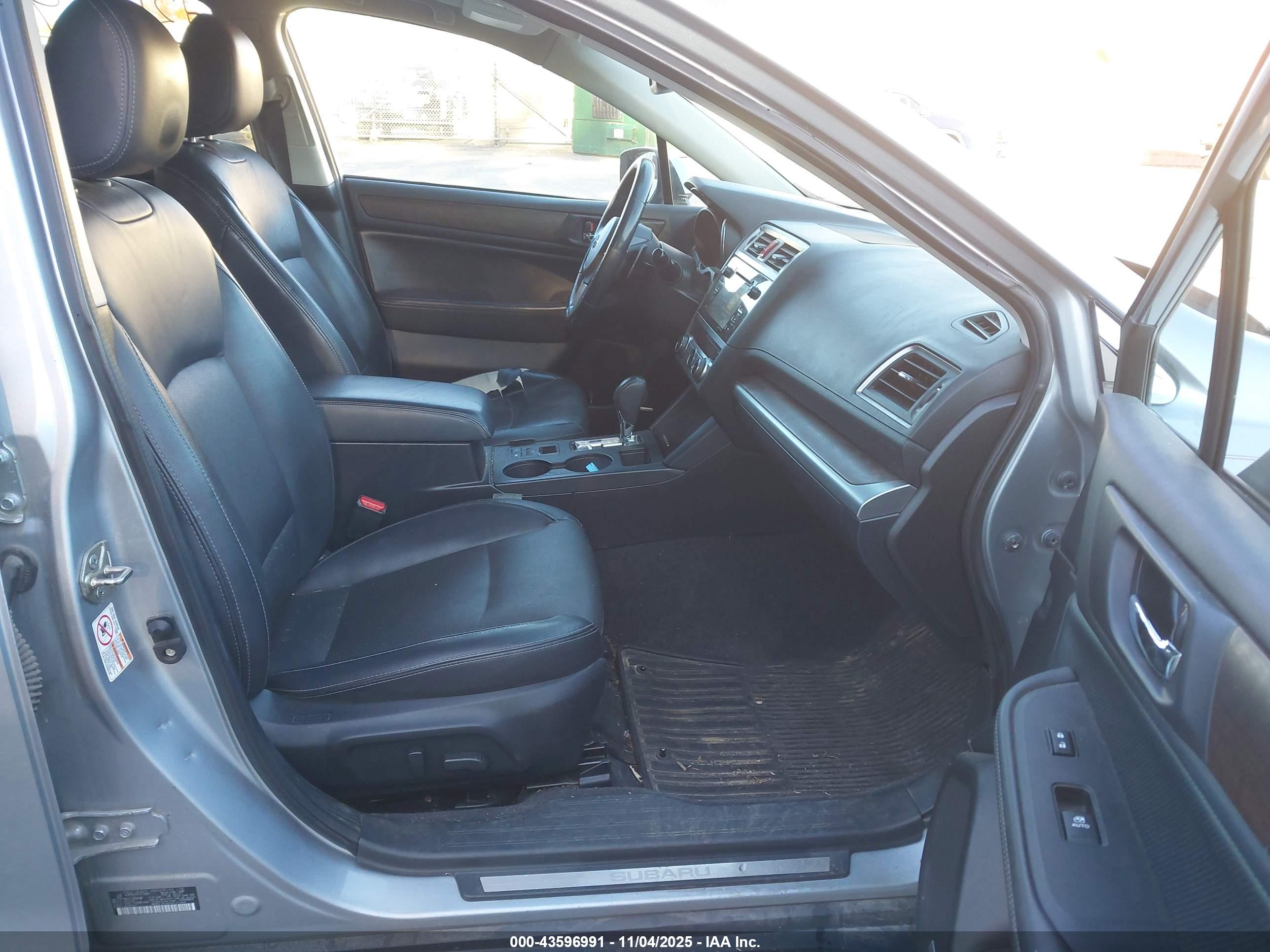 SUBARU OUTBACK image 5