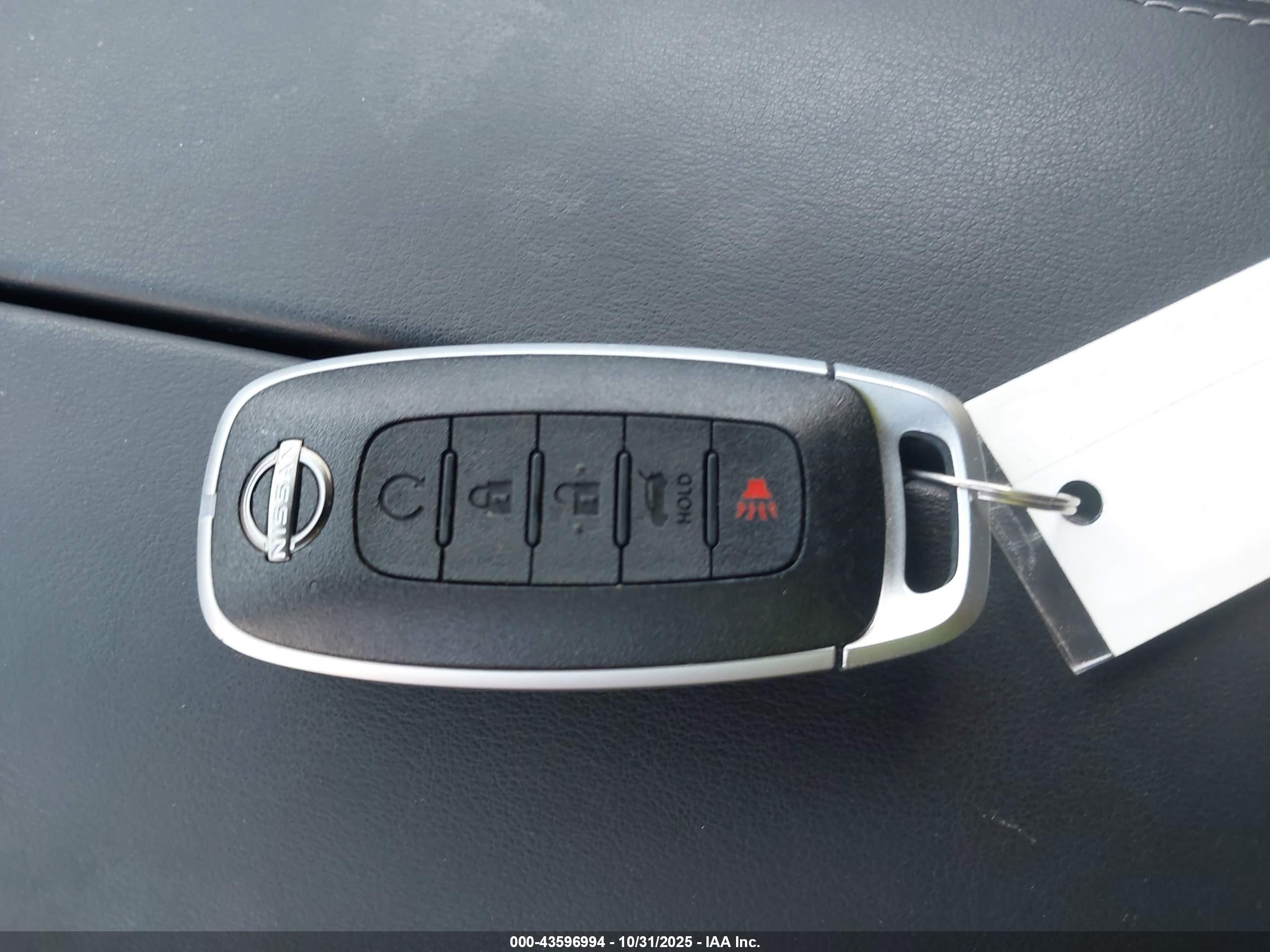 NISSAN ROGUE image 11