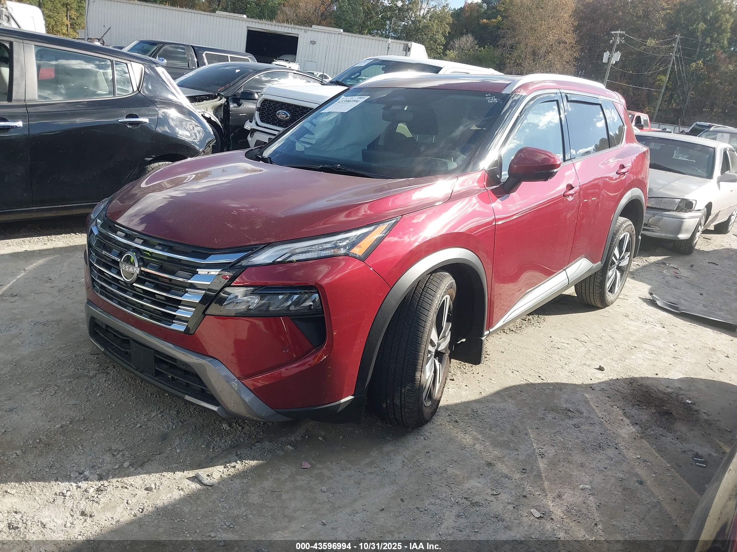 NISSAN ROGUE image 2