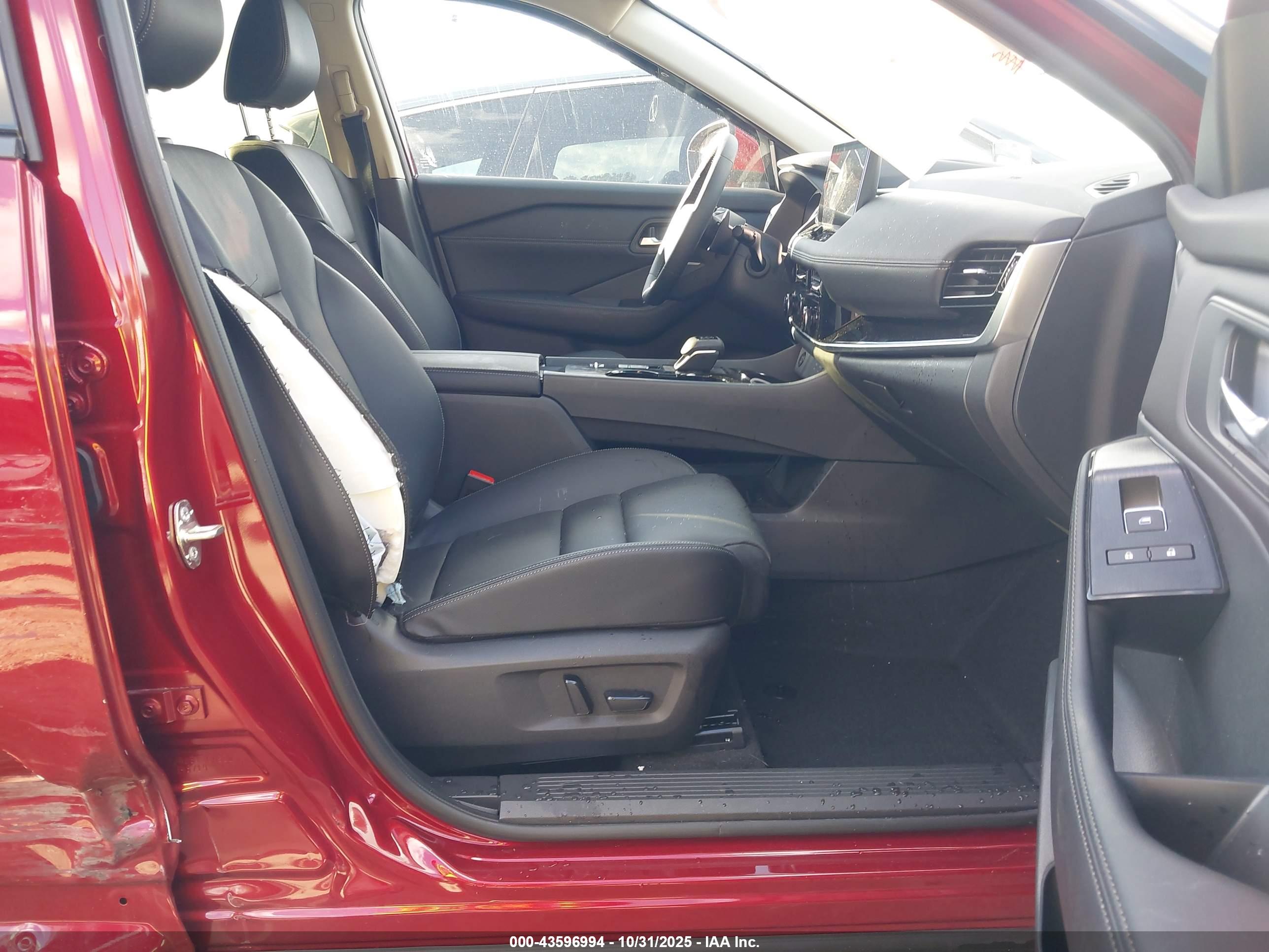 NISSAN ROGUE image 5
