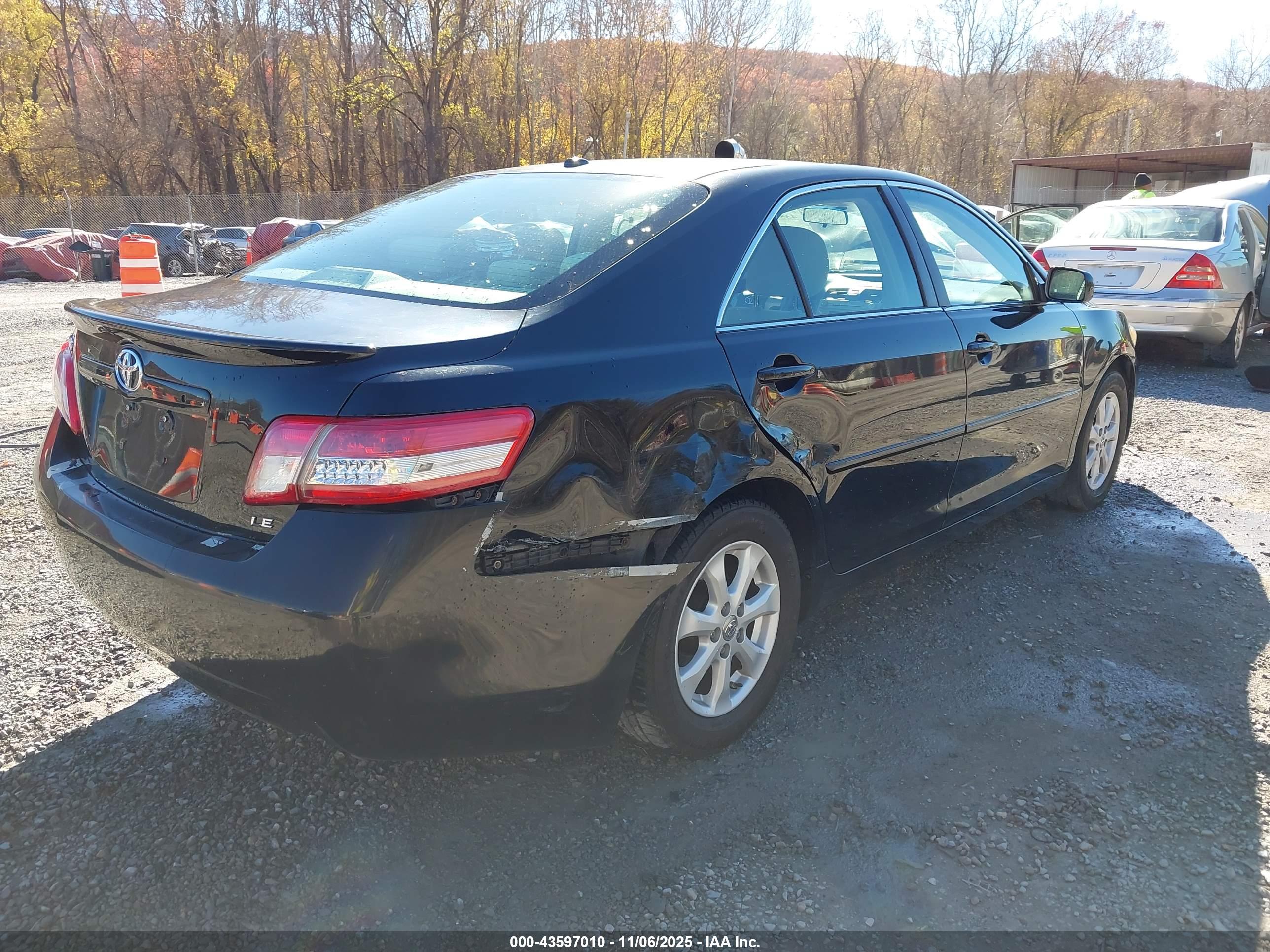 TOYOTA CAMRY image 4