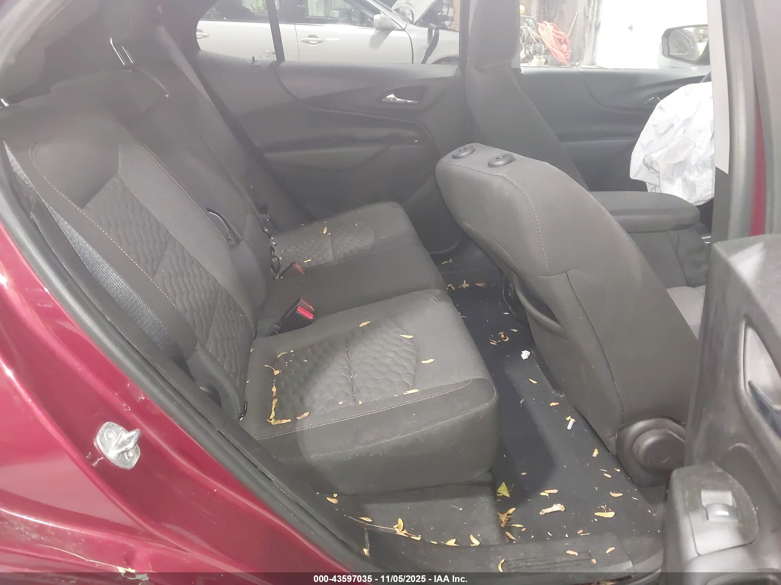 CHEVROLET EQUINOX image 8