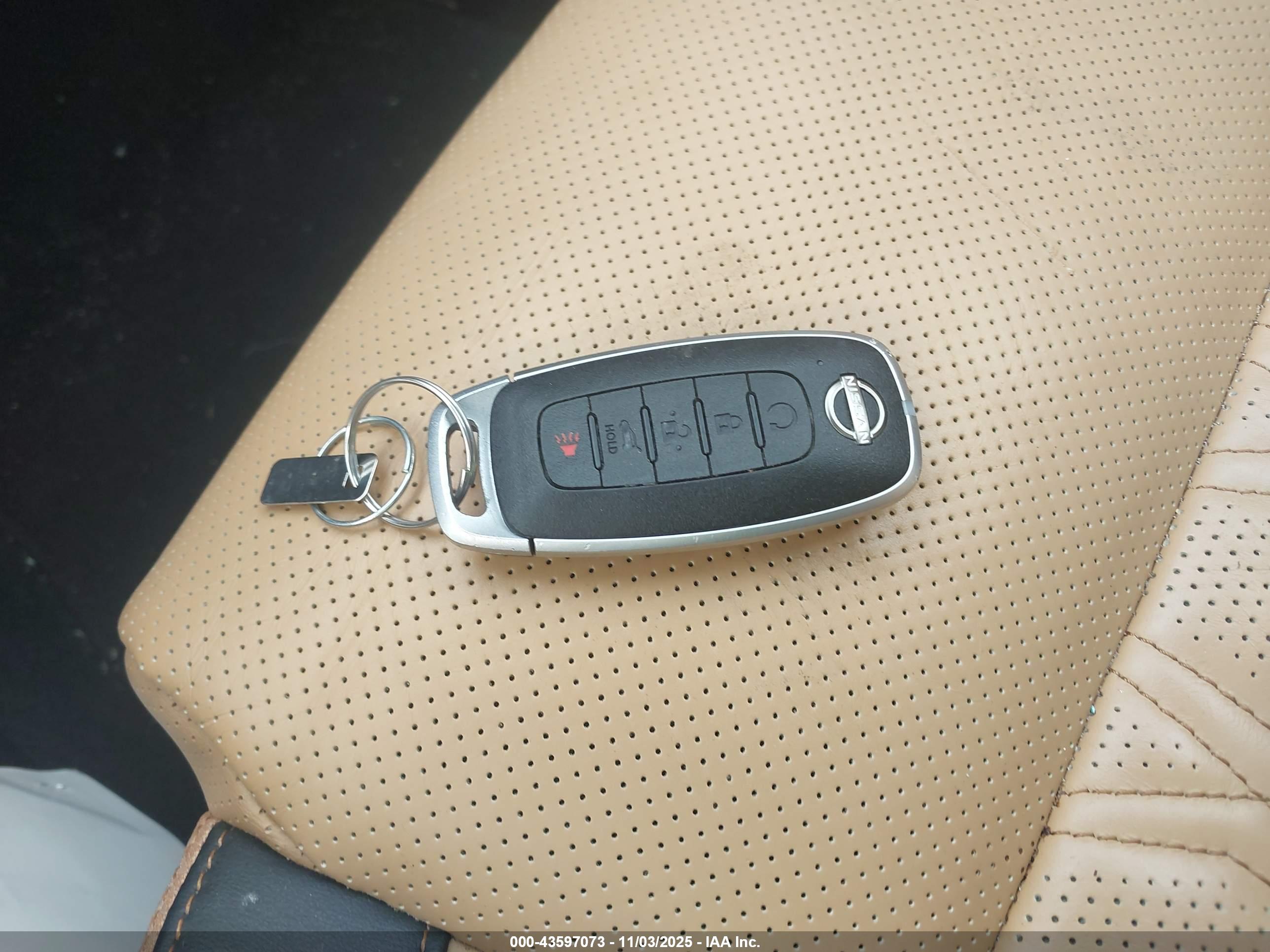 NISSAN ROGUE image 11