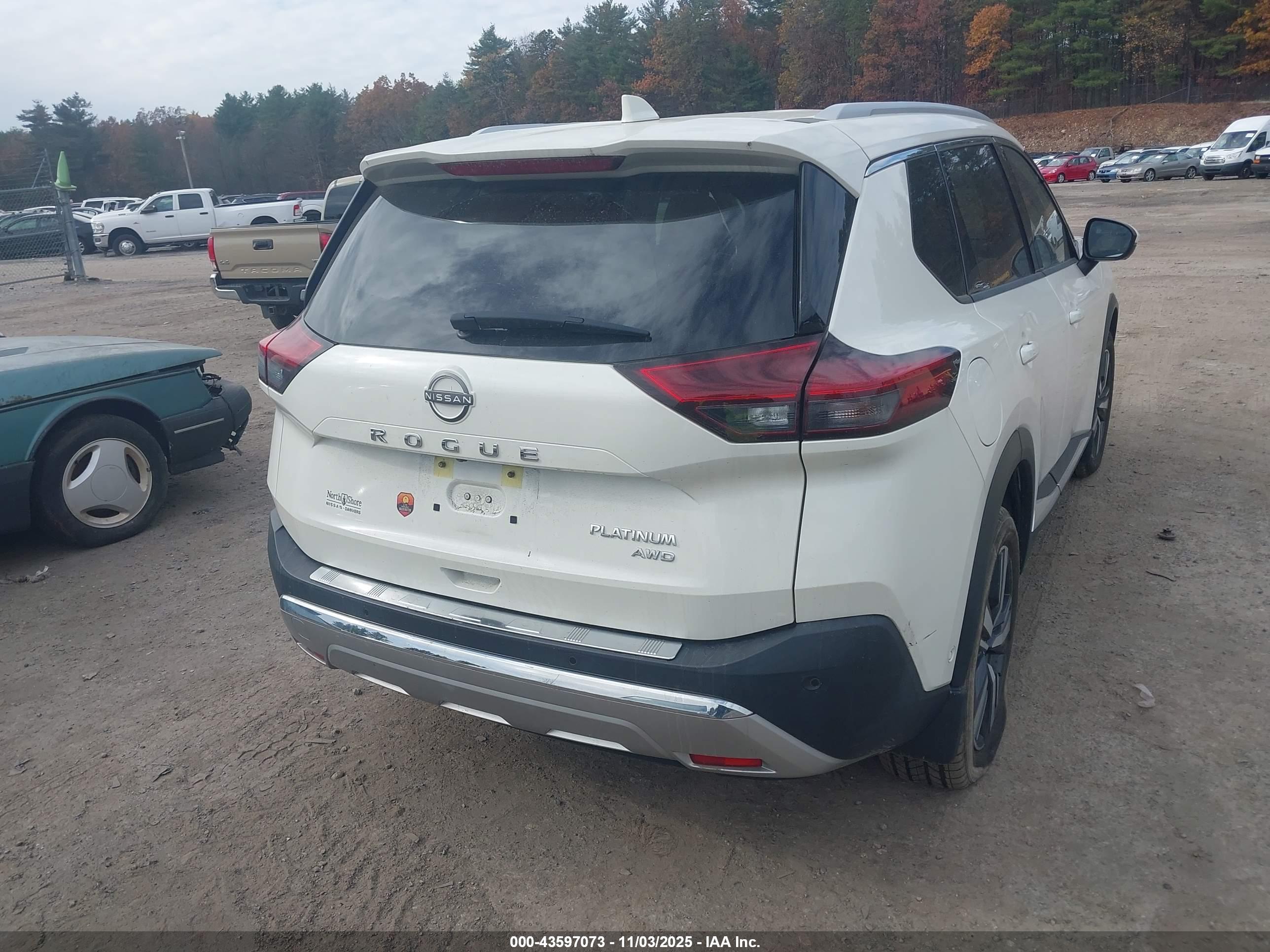 NISSAN ROGUE image 4
