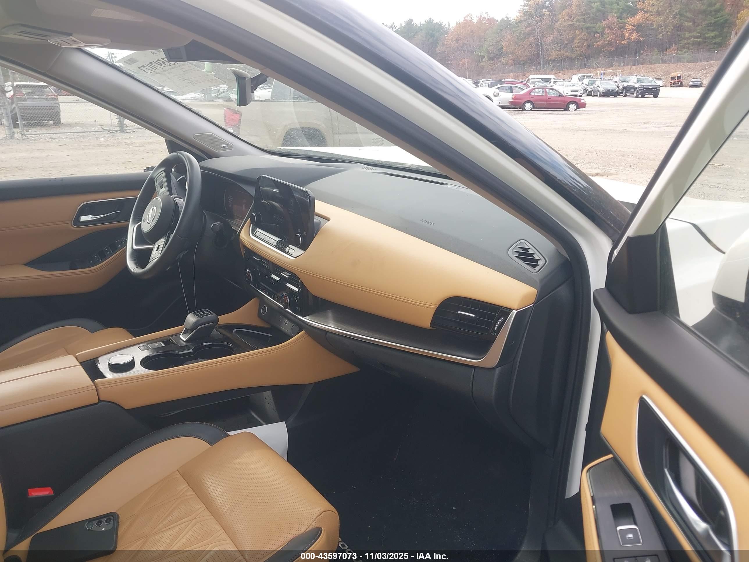NISSAN ROGUE image 5