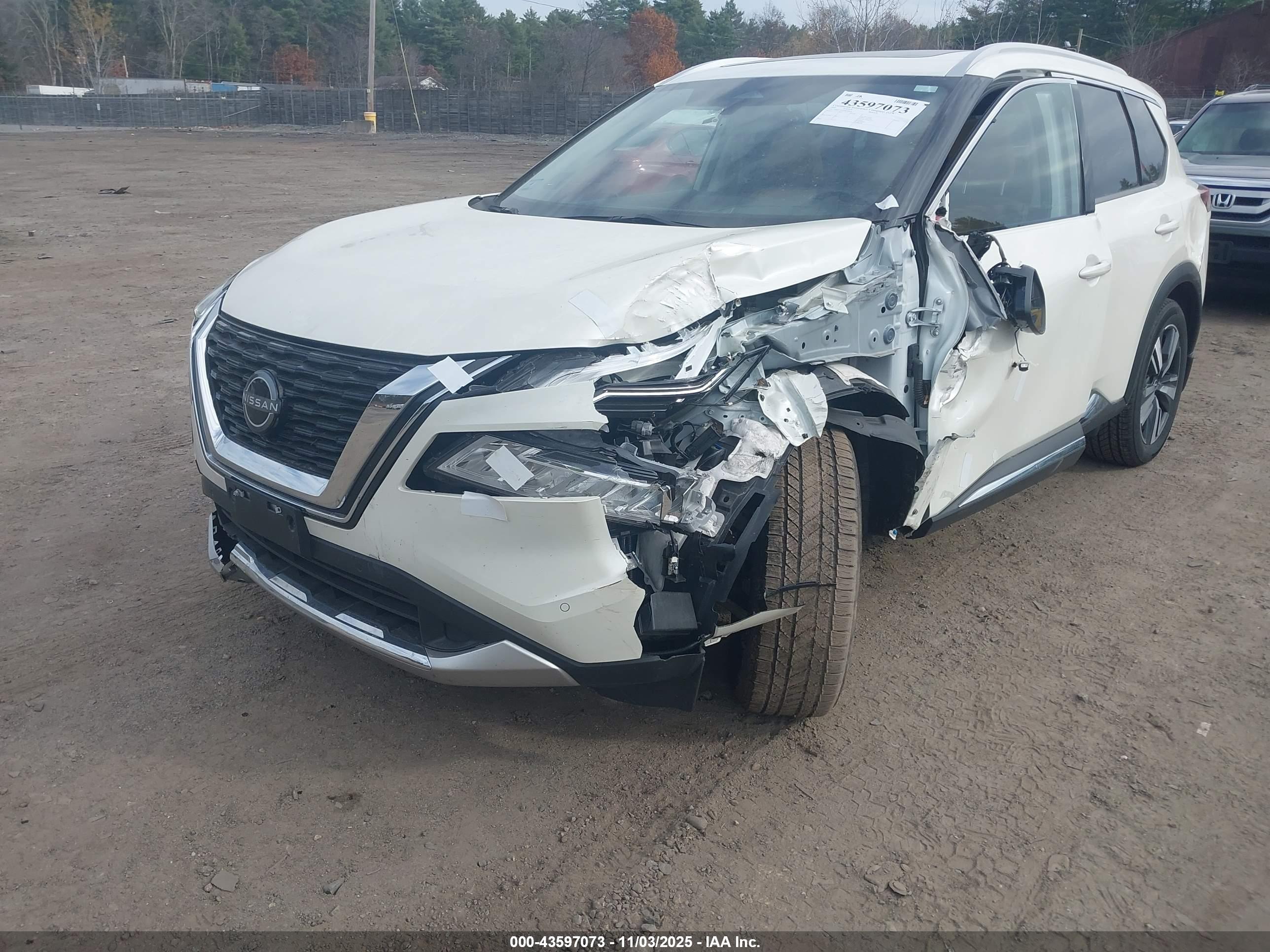 NISSAN ROGUE image 6