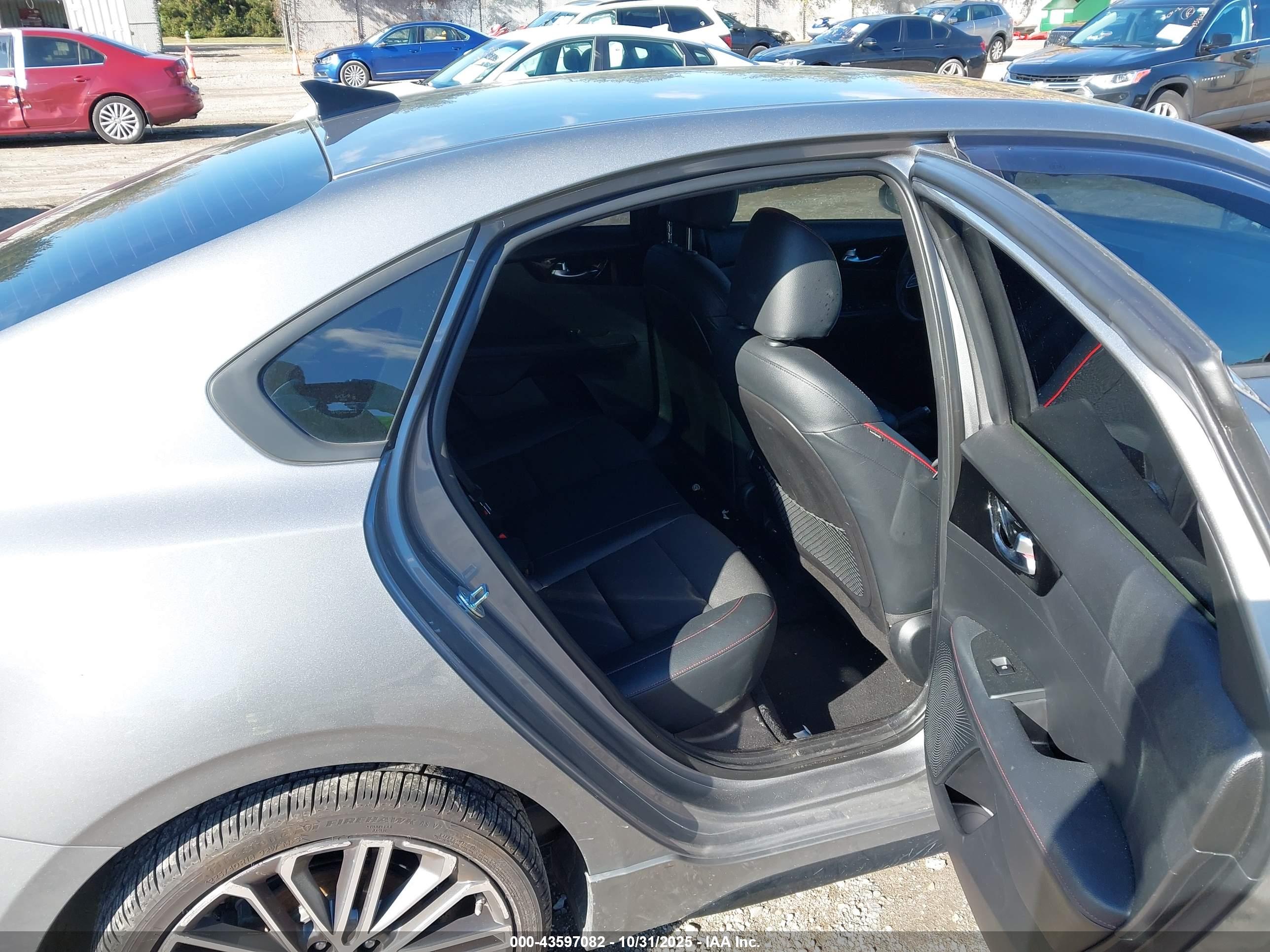 KIA FORTE image 8