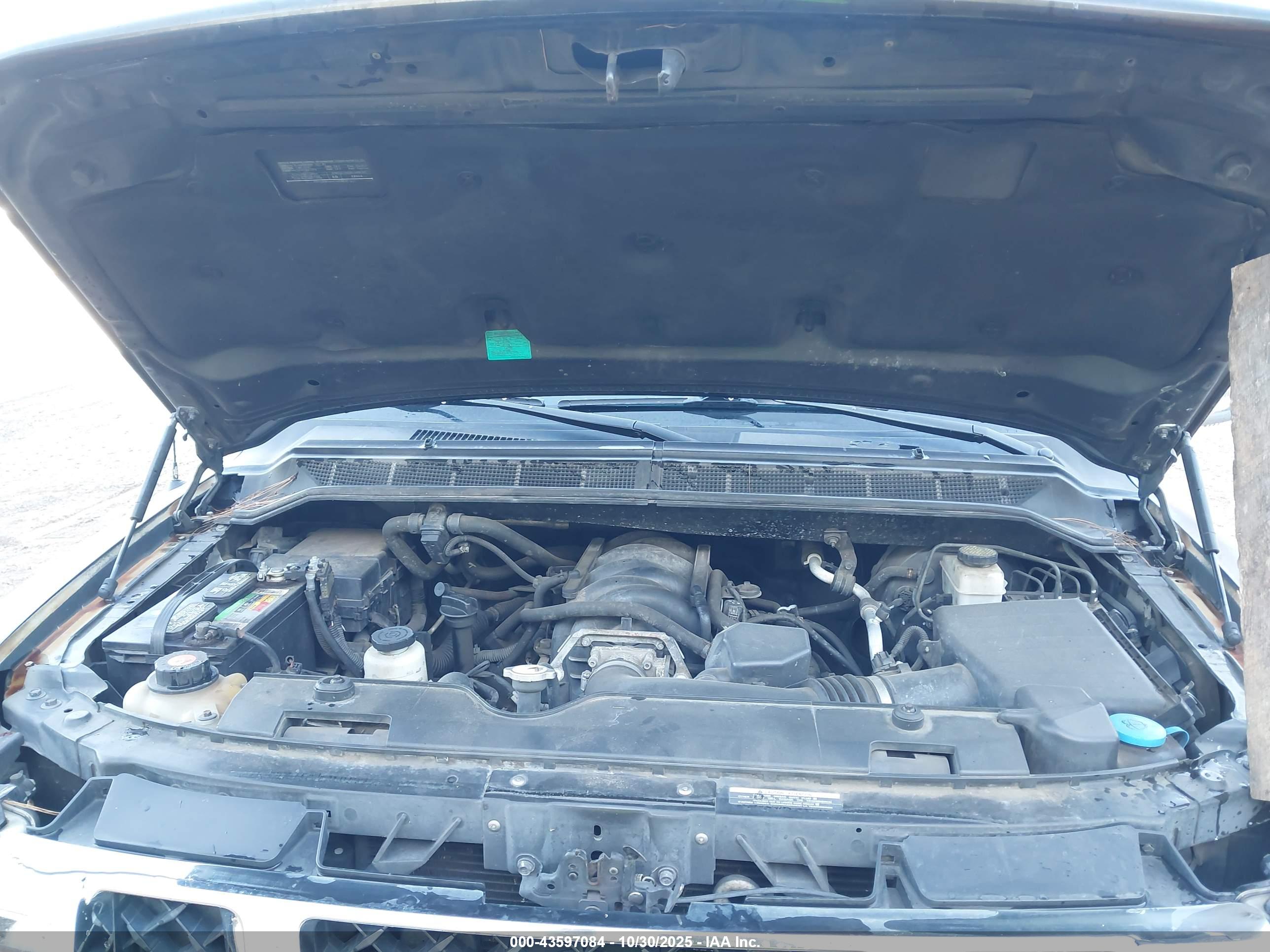 NISSAN TITAN image 10