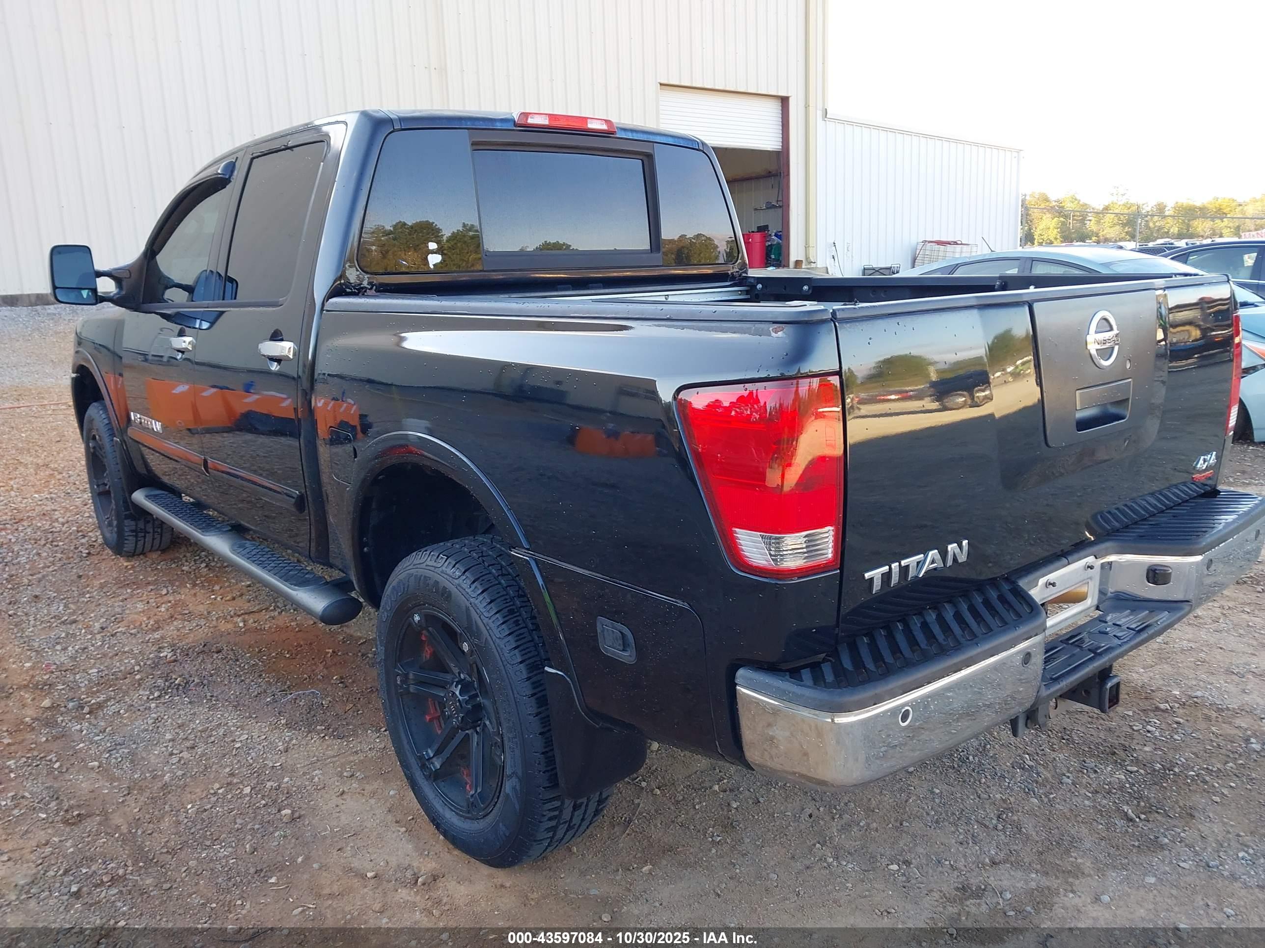 NISSAN TITAN image 3