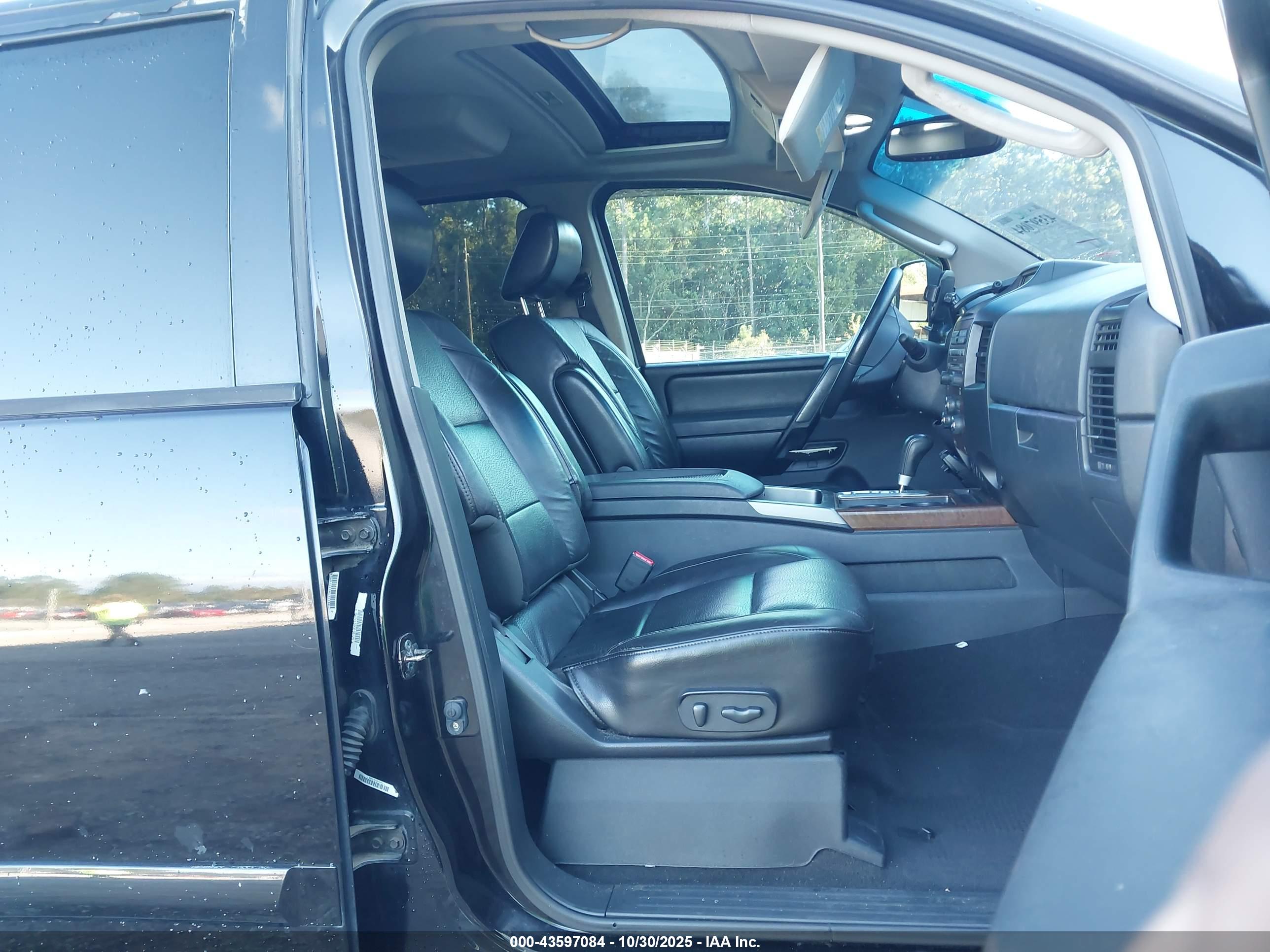 NISSAN TITAN image 5