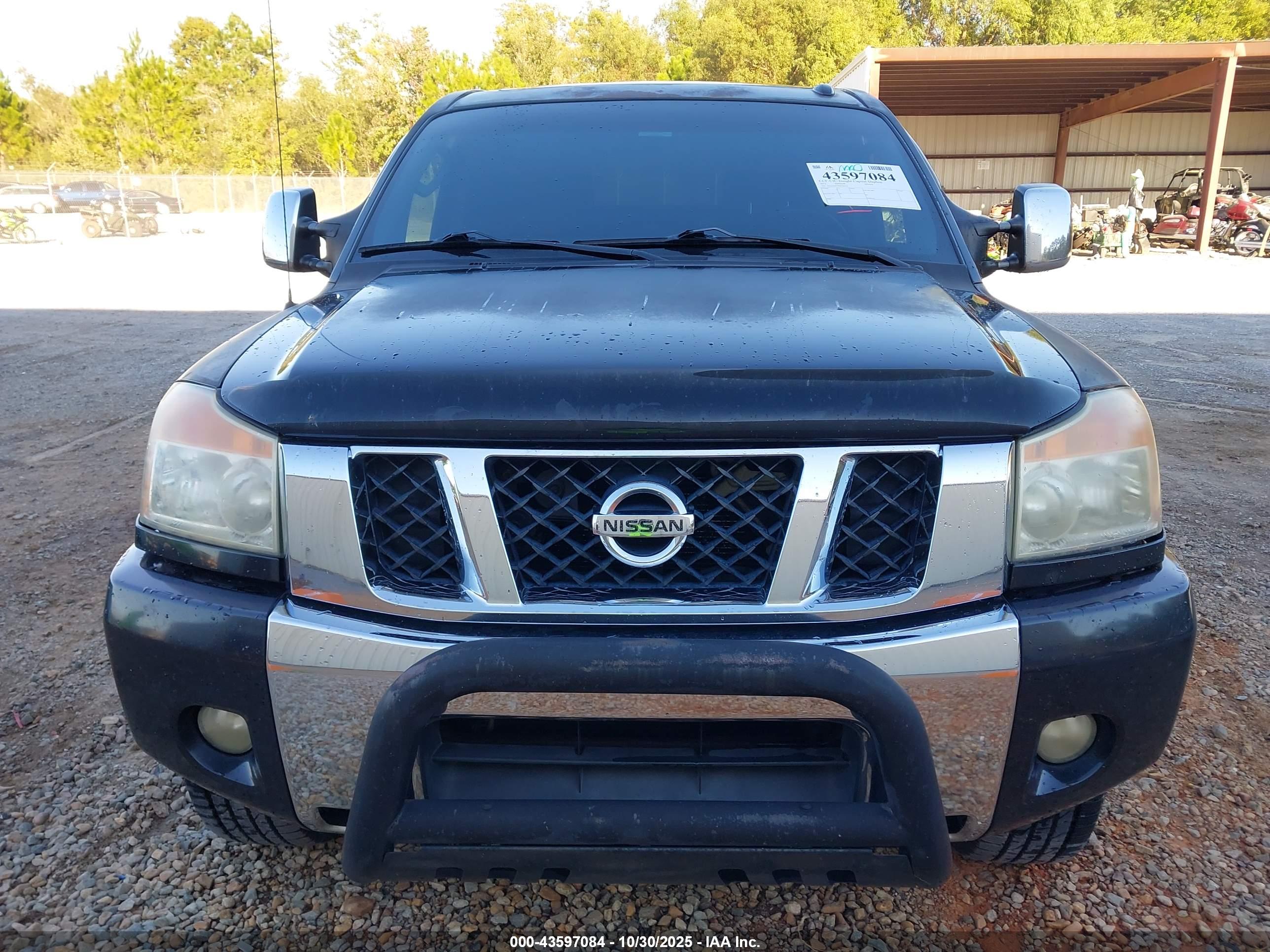 NISSAN TITAN image 6