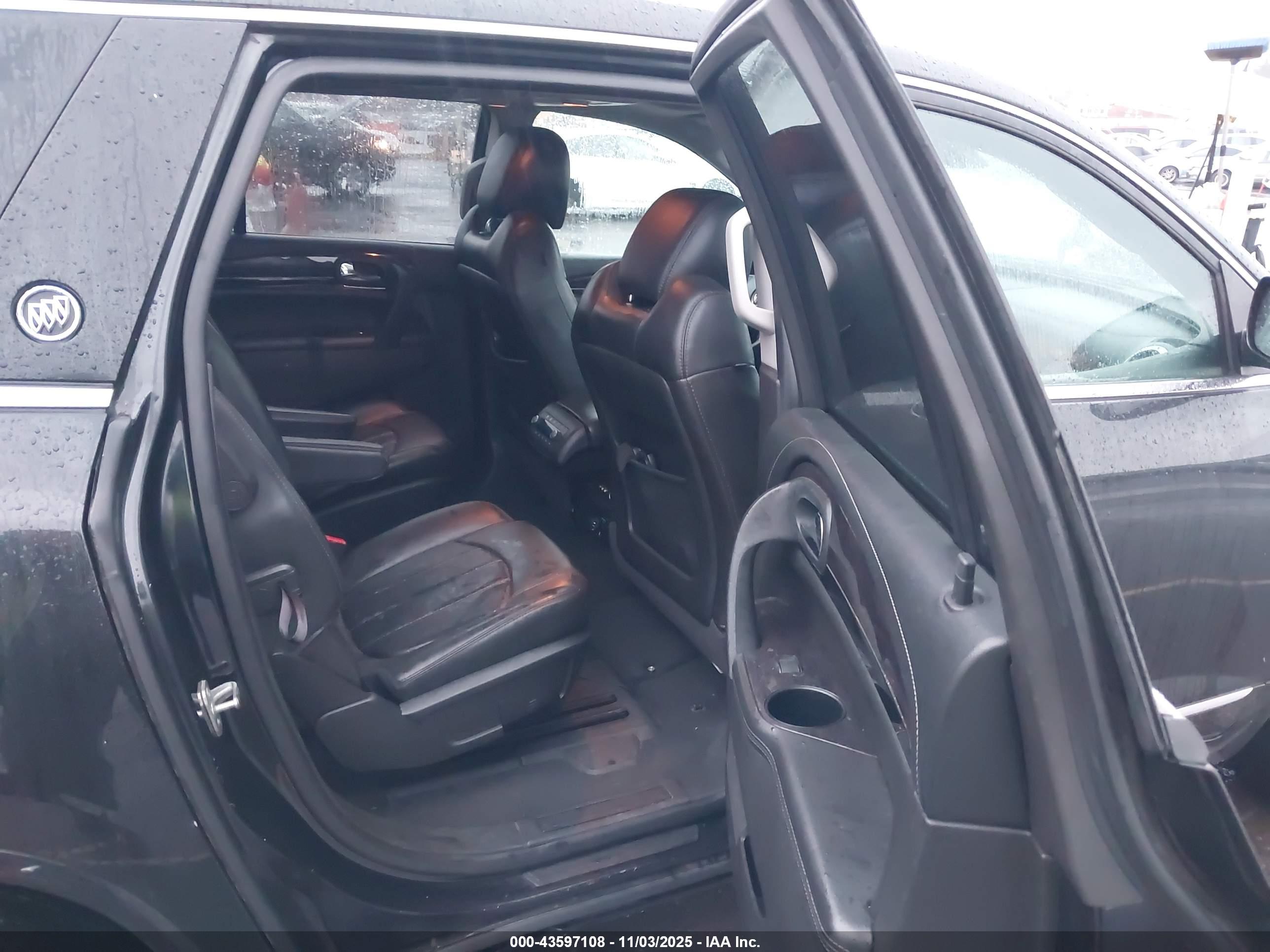 BUICK ENCLAVE image 8