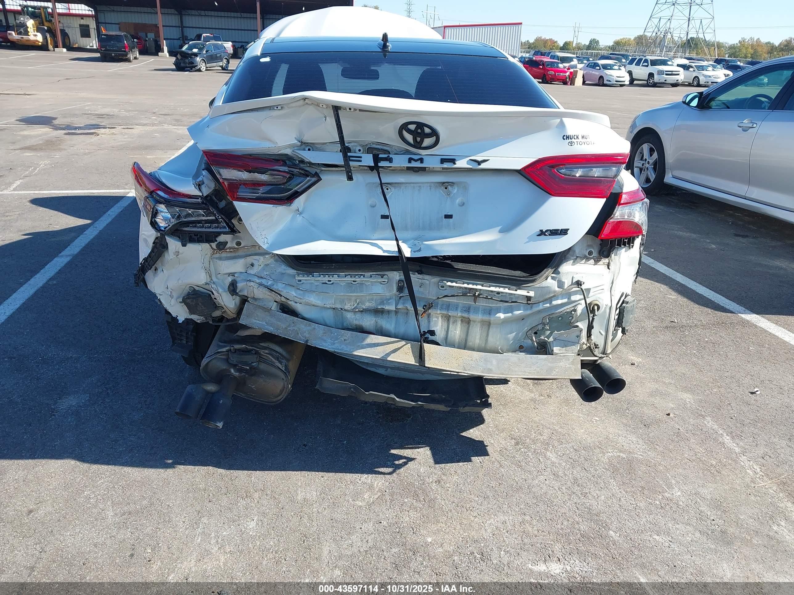 TOYOTA CAMRY image 6