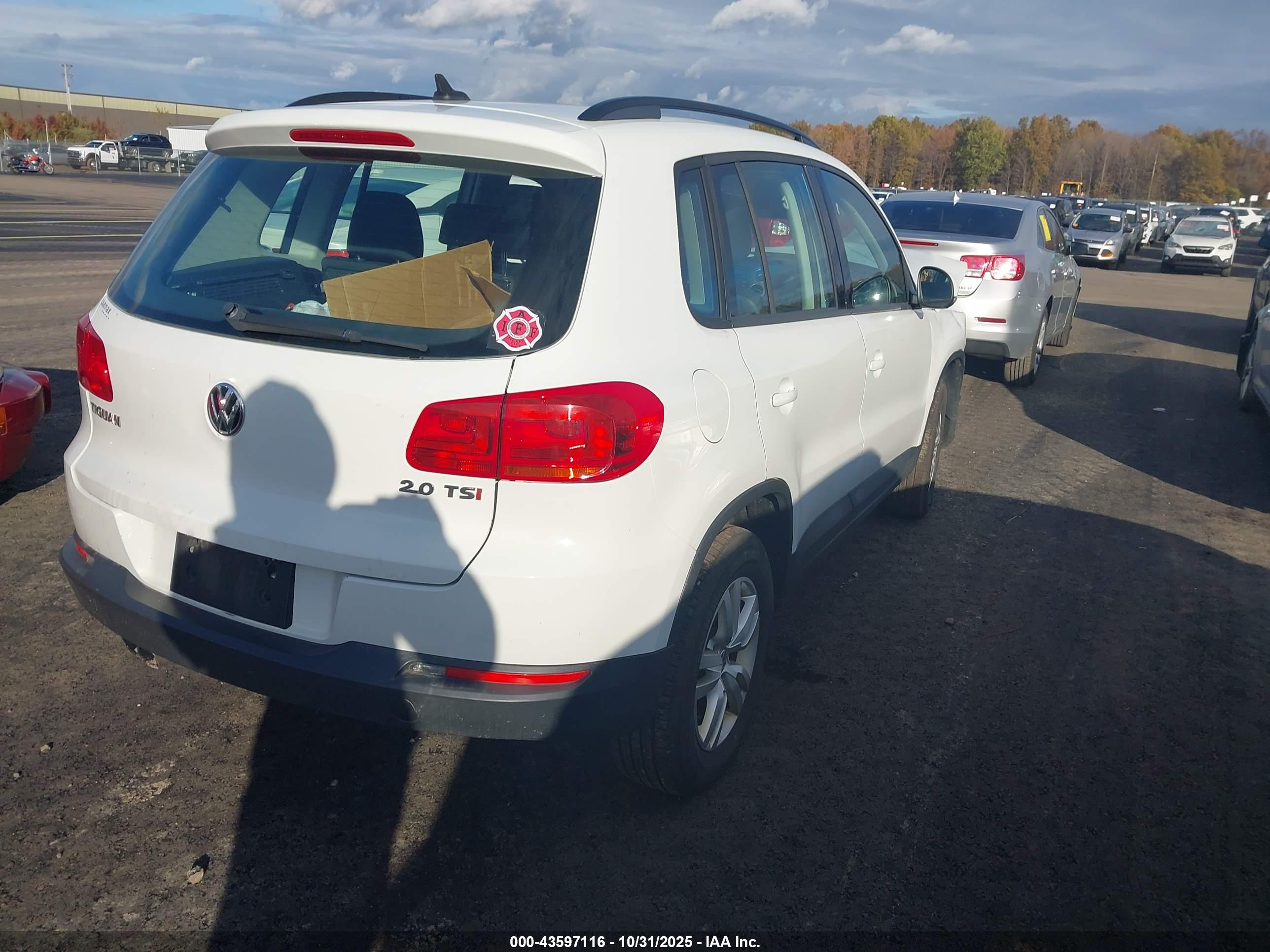 VOLKSWAGEN TIGUAN image 4