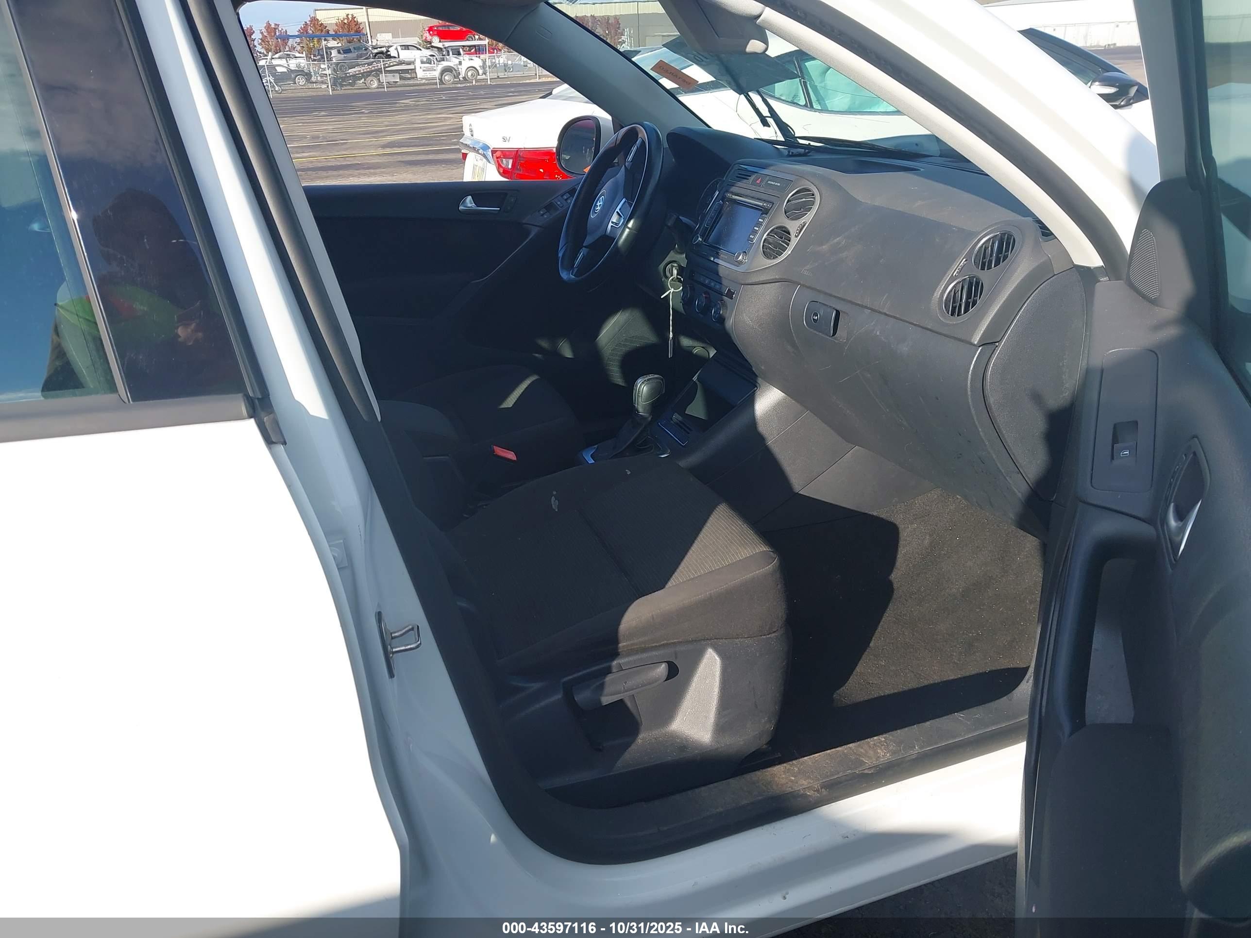 VOLKSWAGEN TIGUAN image 5