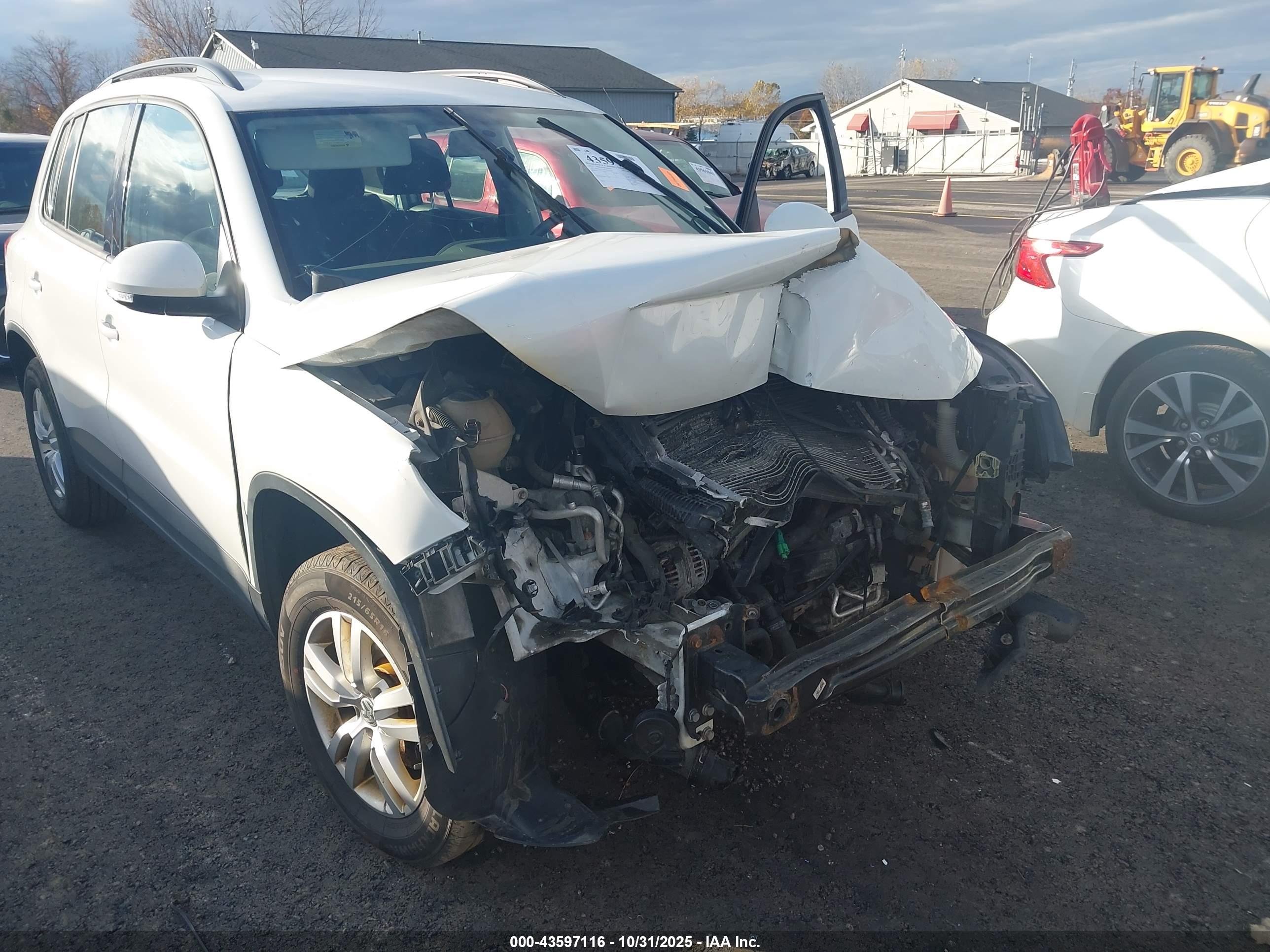 VOLKSWAGEN TIGUAN image 6