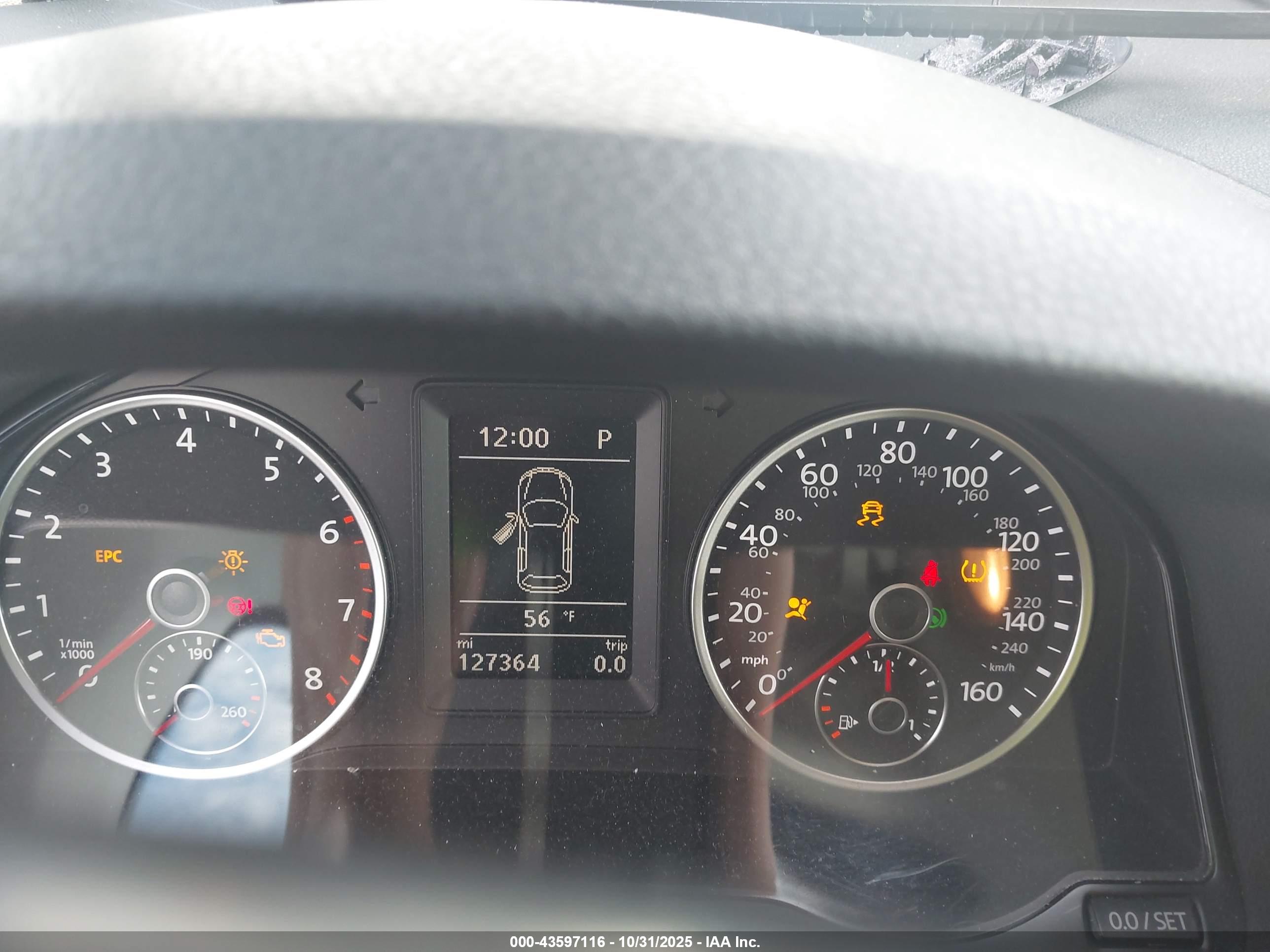 VOLKSWAGEN TIGUAN image 7