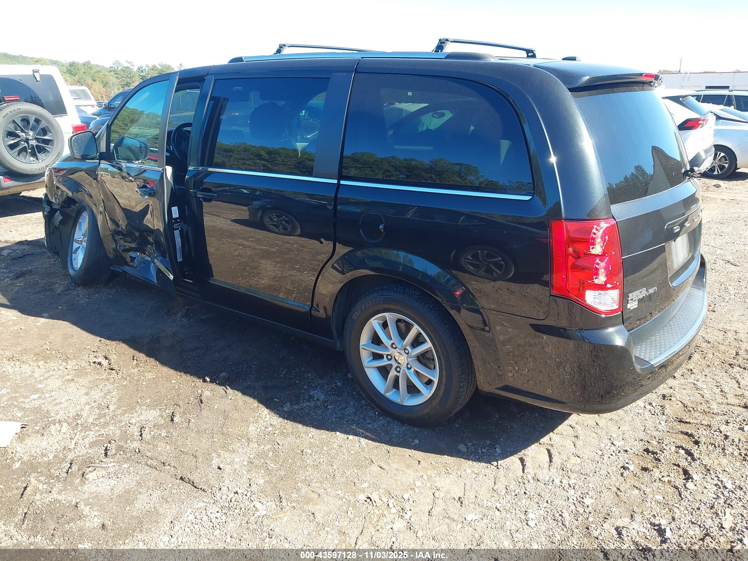 DODGE GRAND image 3