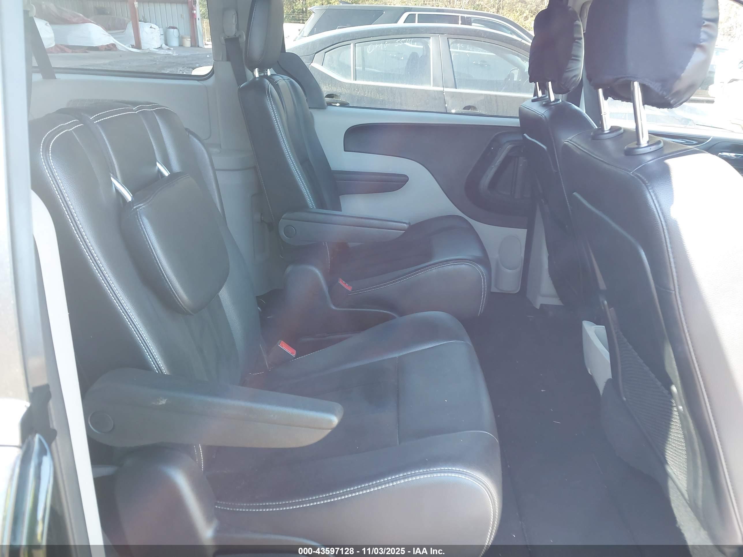 DODGE GRAND image 8