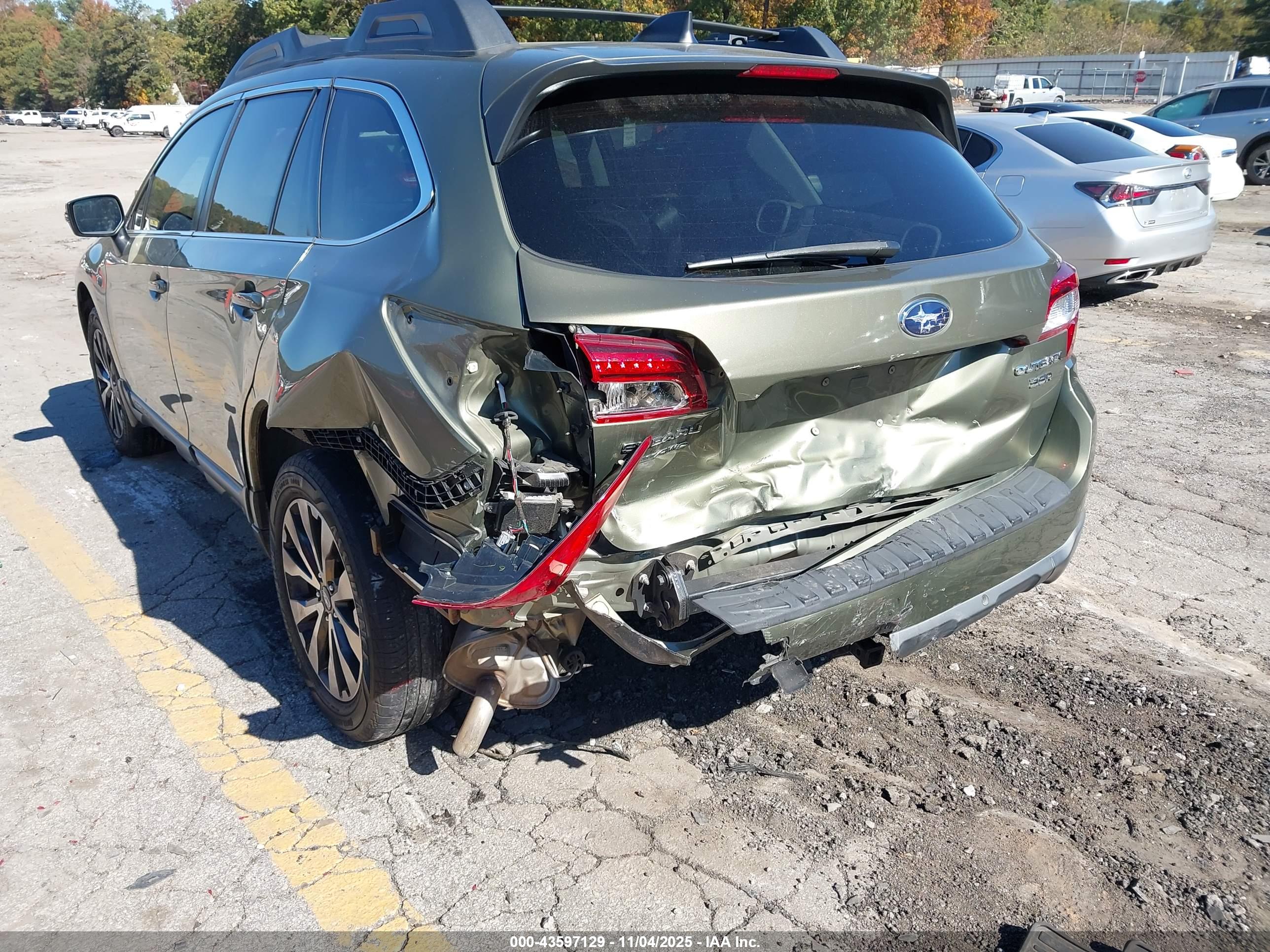 SUBARU OUTBACK image 6